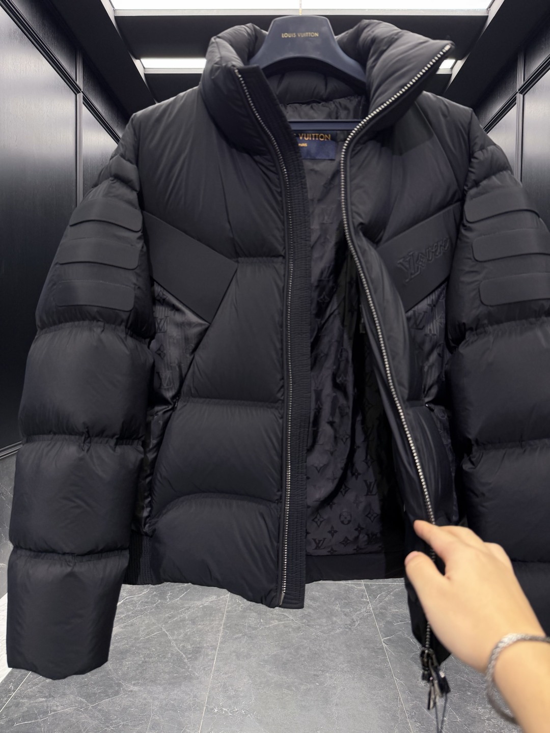 Louis Vuitton Male Down Jacket Goose Down S-m-l