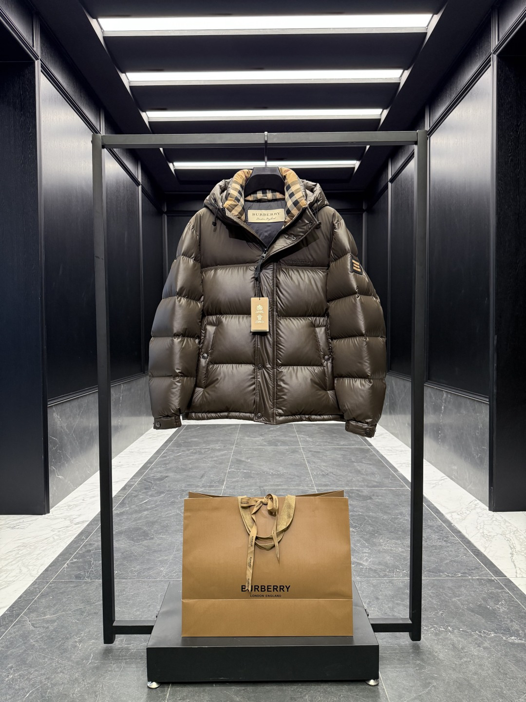 Burberry Down Jacket Cotton Black Hooded S-l