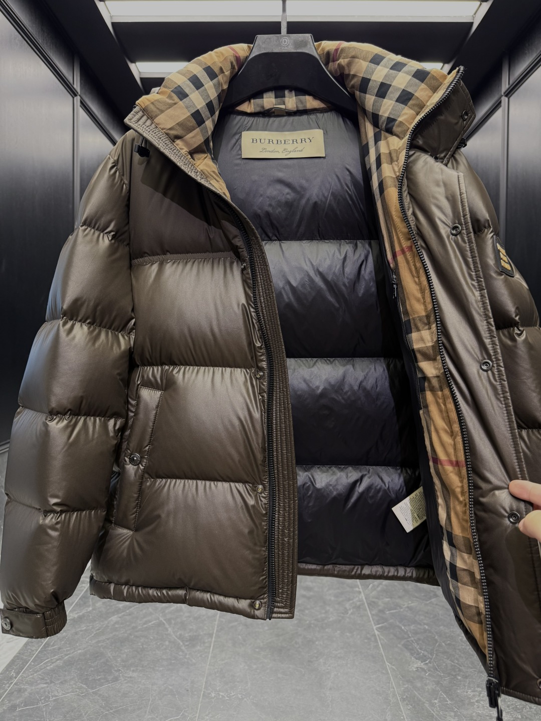 Burberry Down Jacket Cotton Black Hooded S-l