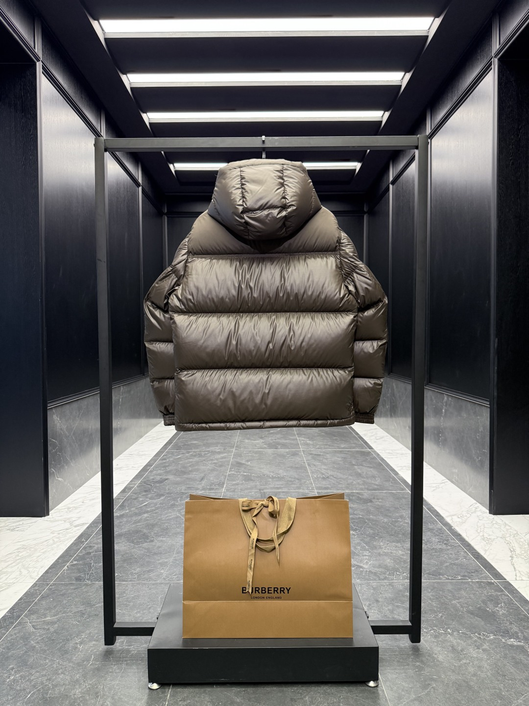 Burberry Down Jacket Cotton Black Hooded S-l