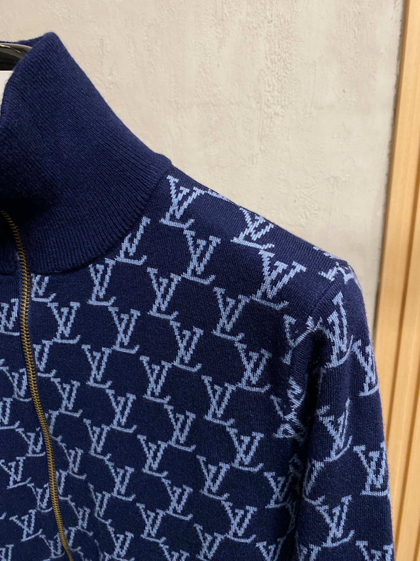 Louis Vuitton Basic Clothing Wool M-l-xl