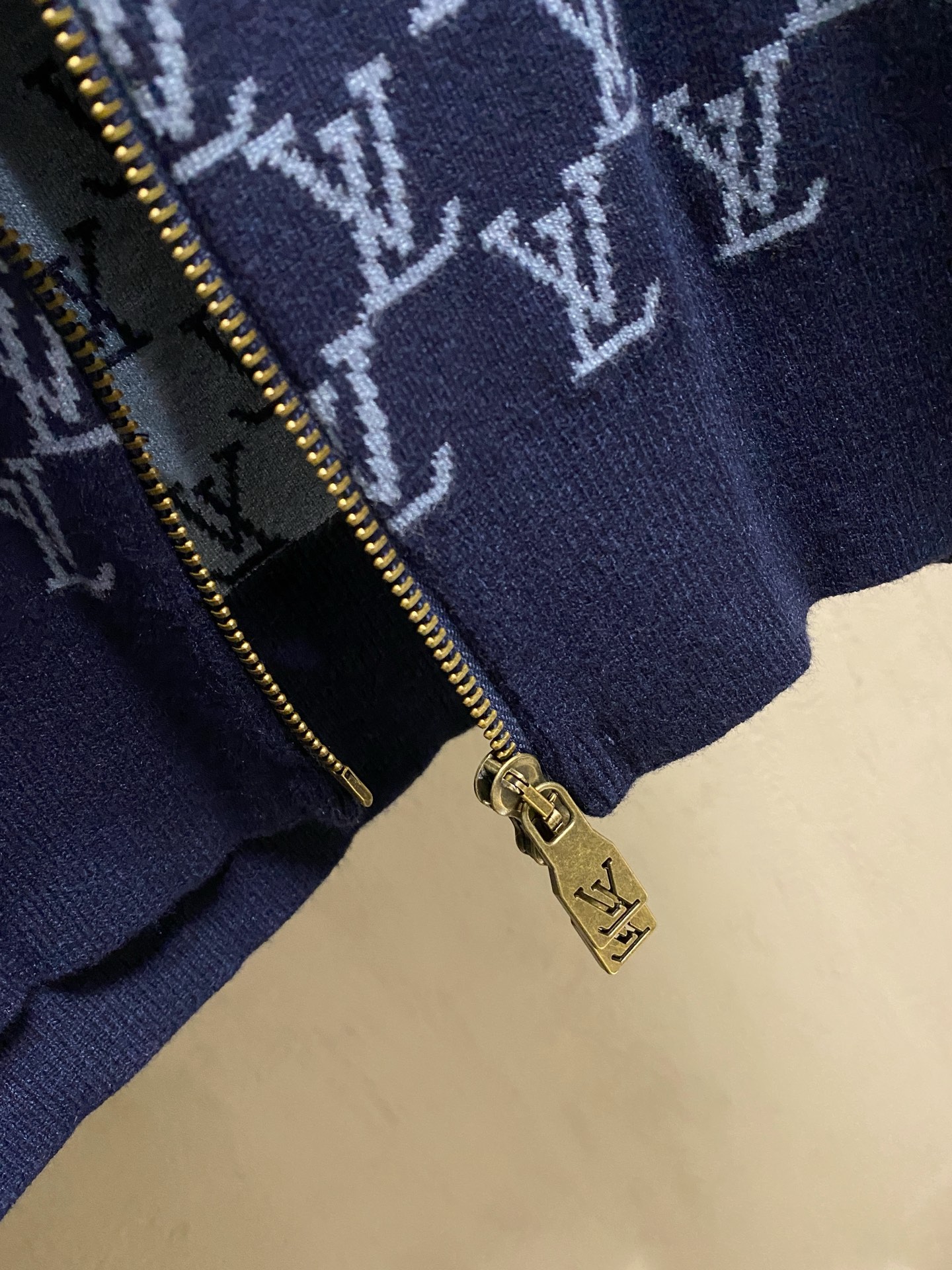 Louis Vuitton Basic Clothing Wool M-l-xl