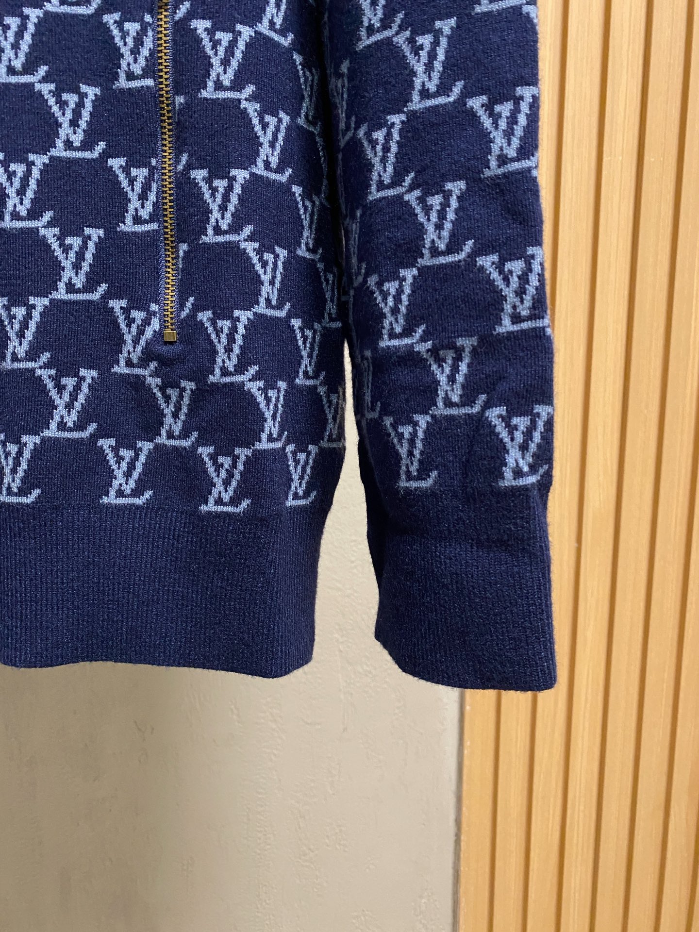 Louis Vuitton Basic Clothing Wool M-l-xl