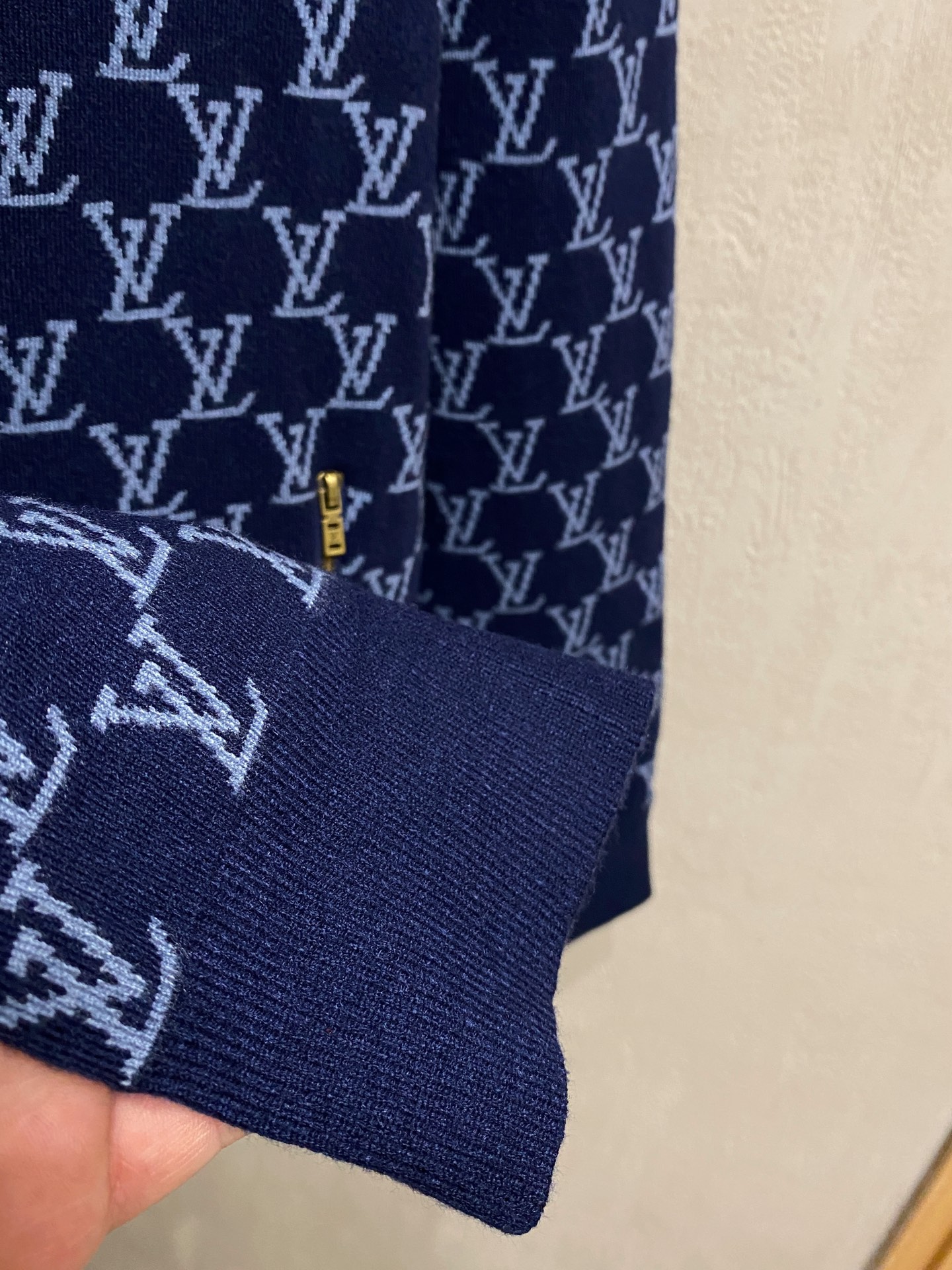 Louis Vuitton Basic Clothing Wool M-l-xl