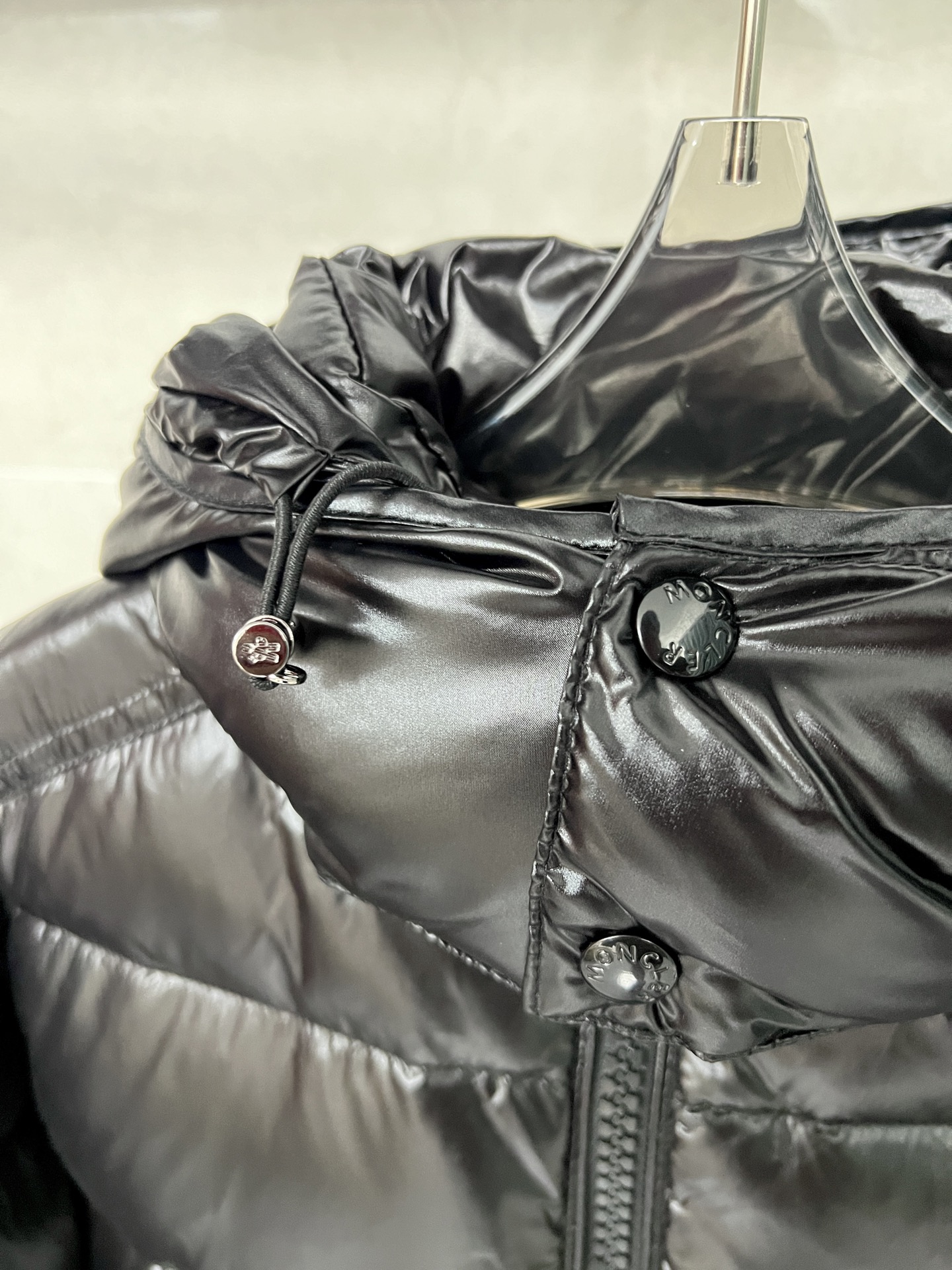 Moncler Down Jacket White Duck Down Black Hooded M-l