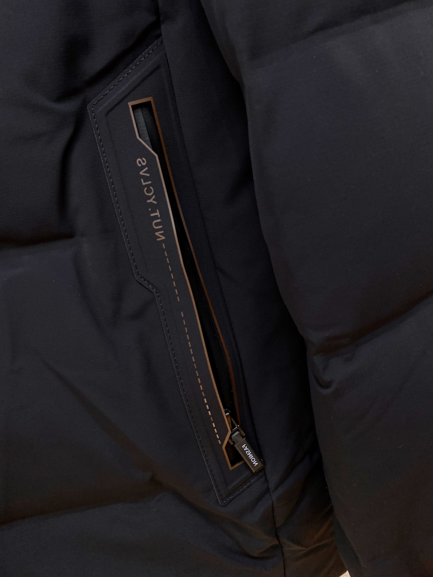 Moncler Down Jacket S-m-l-xl