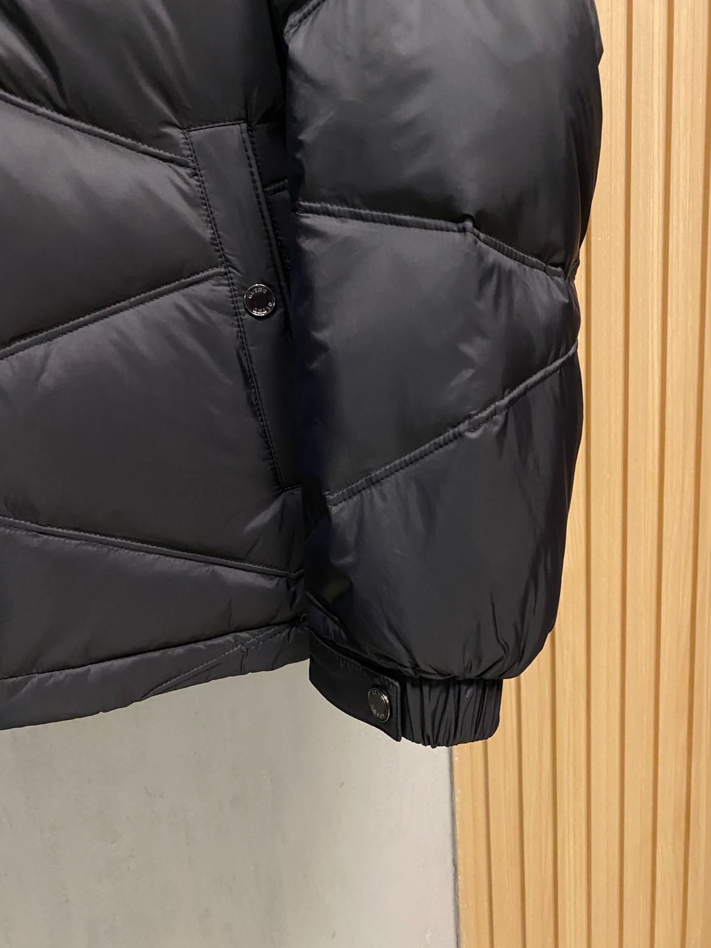 Burberry Down Jacket S-m-l-xl