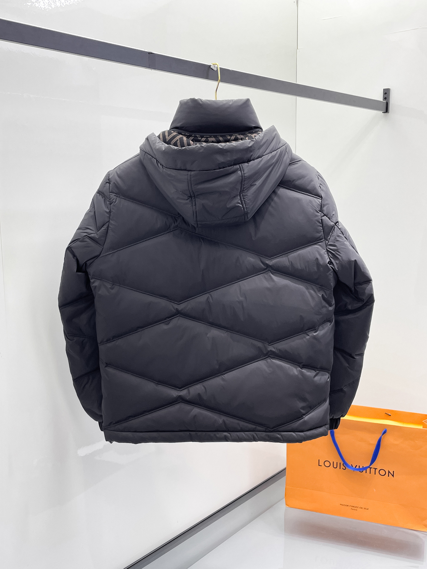 Burberry Down Jacket S-m-l-xl