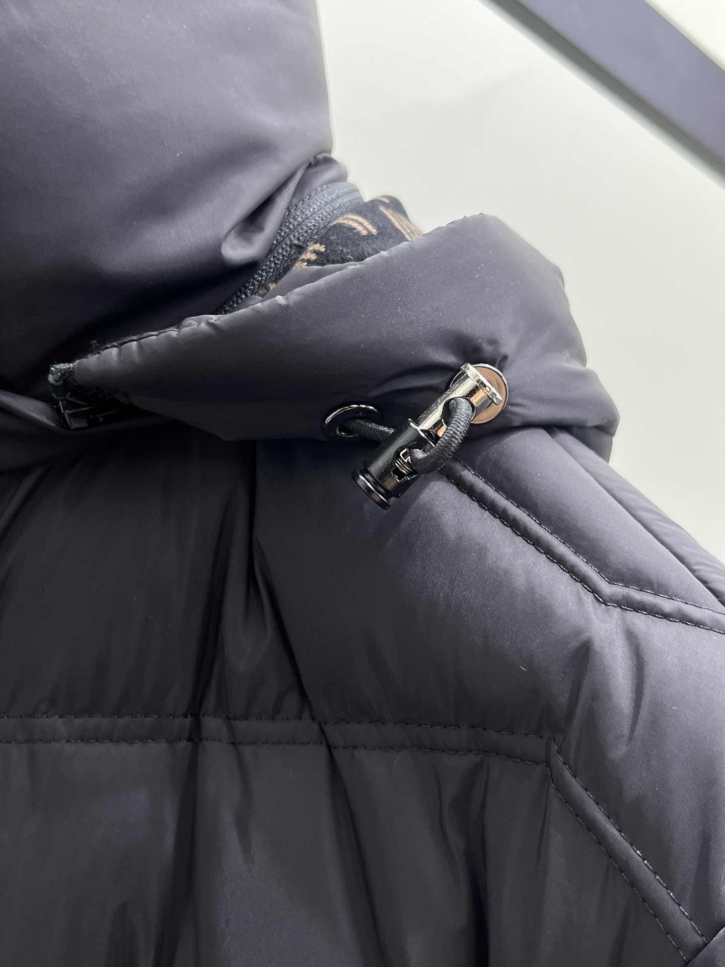 Burberry Down Jacket S-m-l-xl