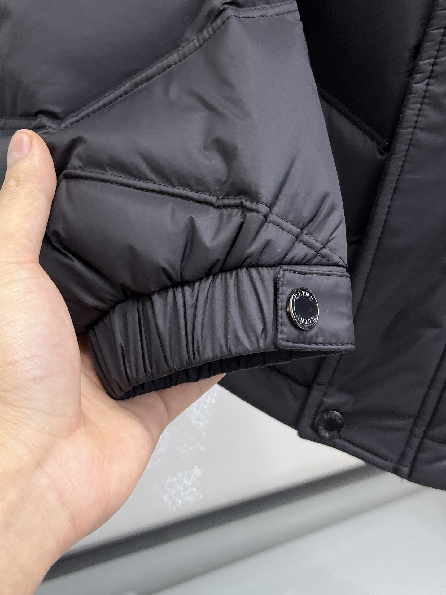 Burberry Down Jacket S-m-l-xl