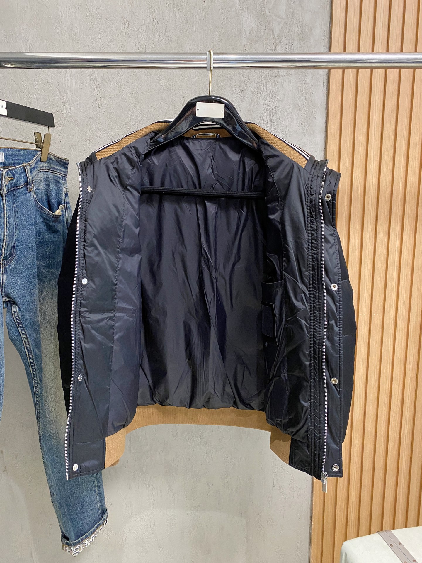 Burberry Down Jacket S-m-l-xl