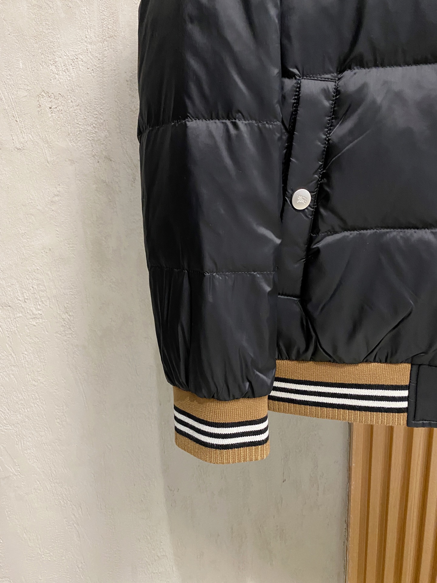 Burberry Down Jacket S-m-l-xl