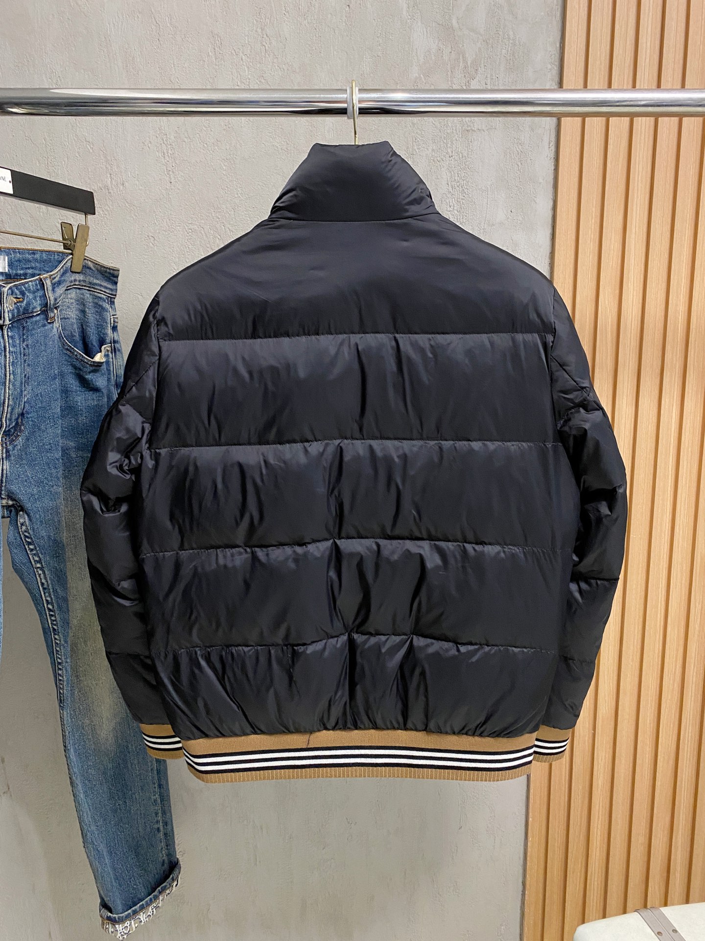 Burberry Down Jacket S-m-l-xl
