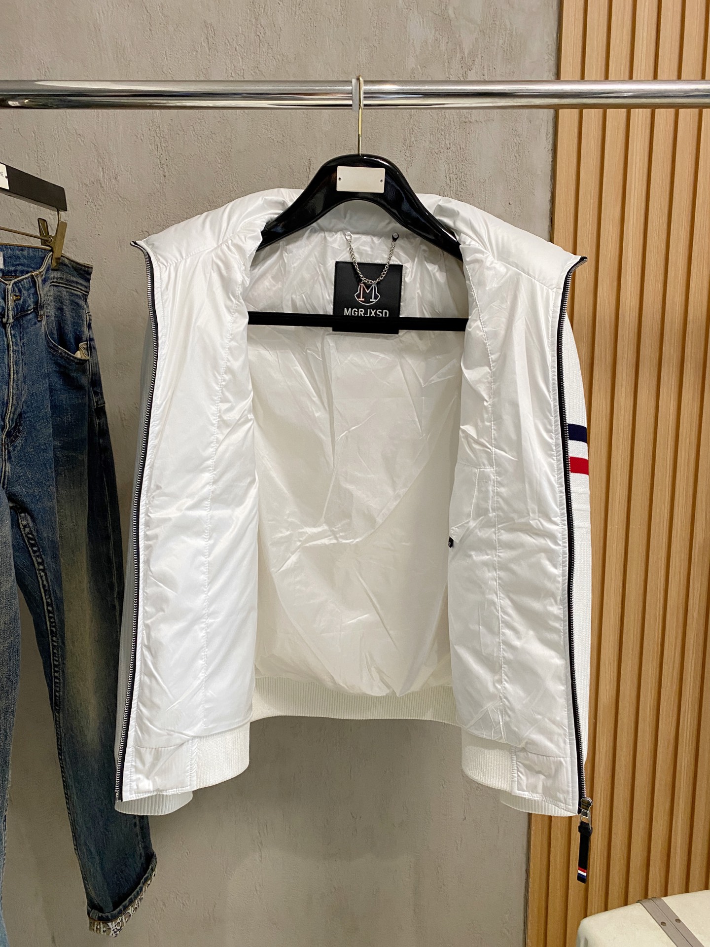 Moncler Down Jacket S-m-l-xl