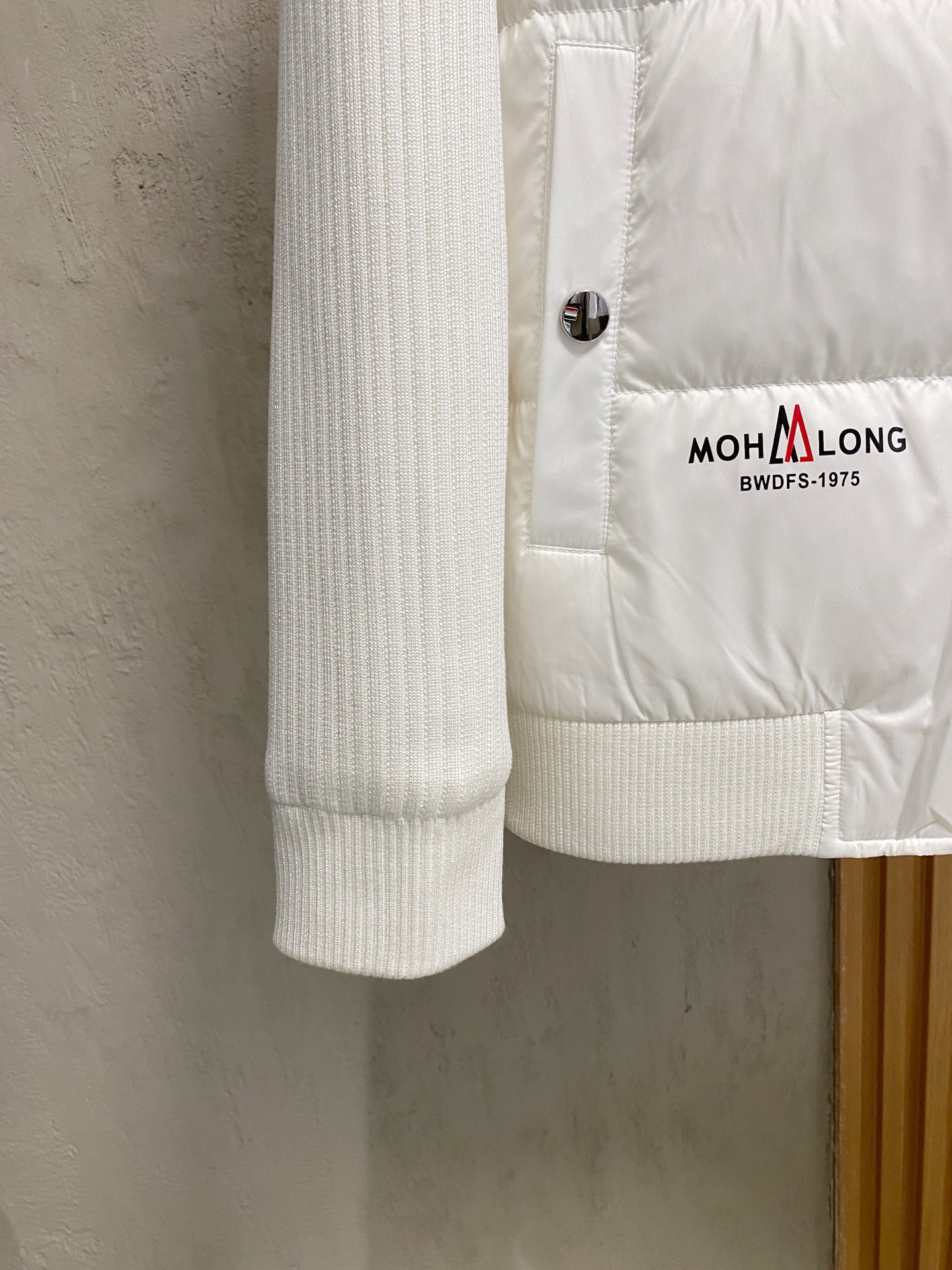 Moncler Down Jacket S-m-l-xl