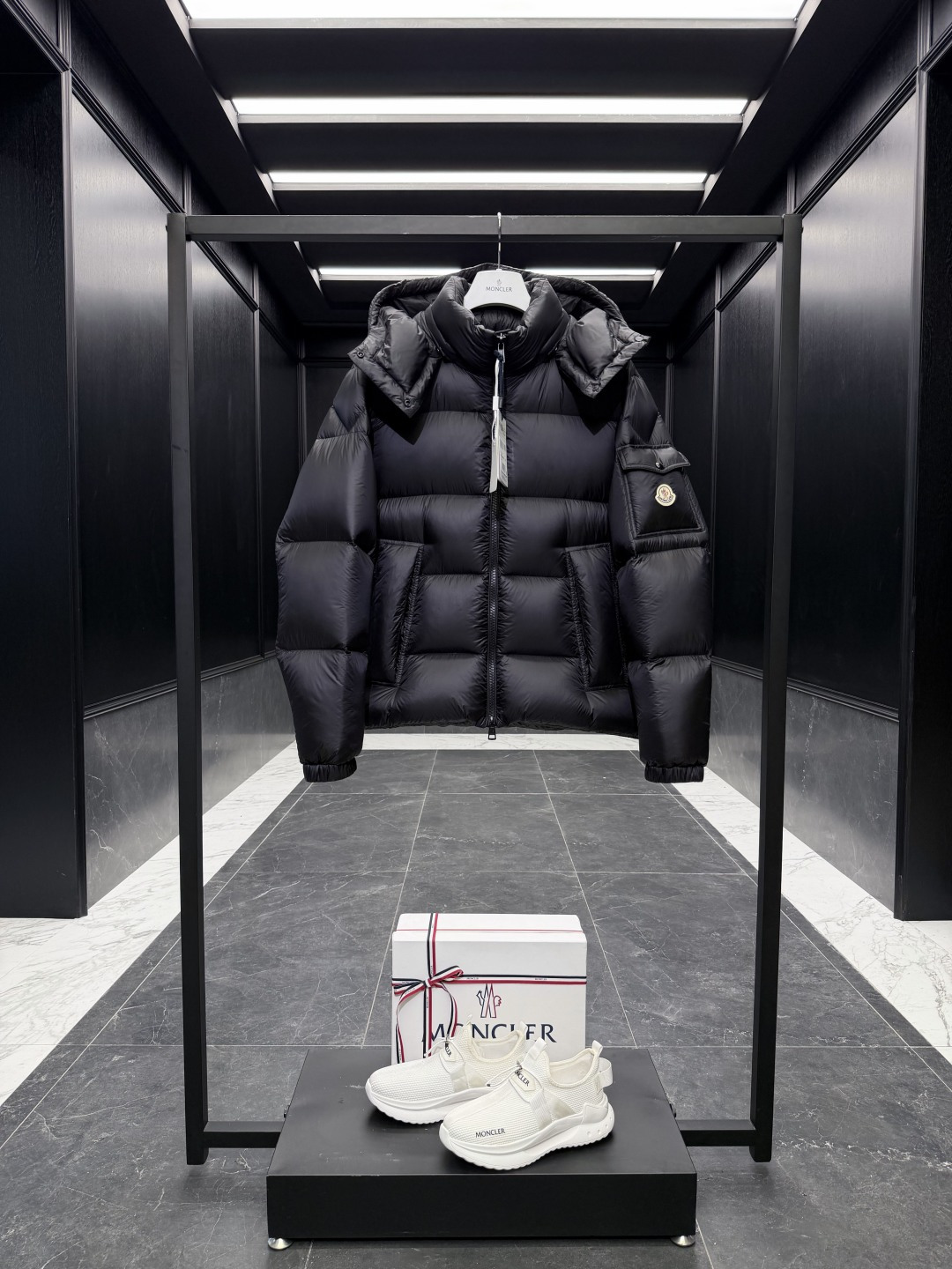 Moncler Male Down Jacket Goose Down Black Hooded S-m-l-xl