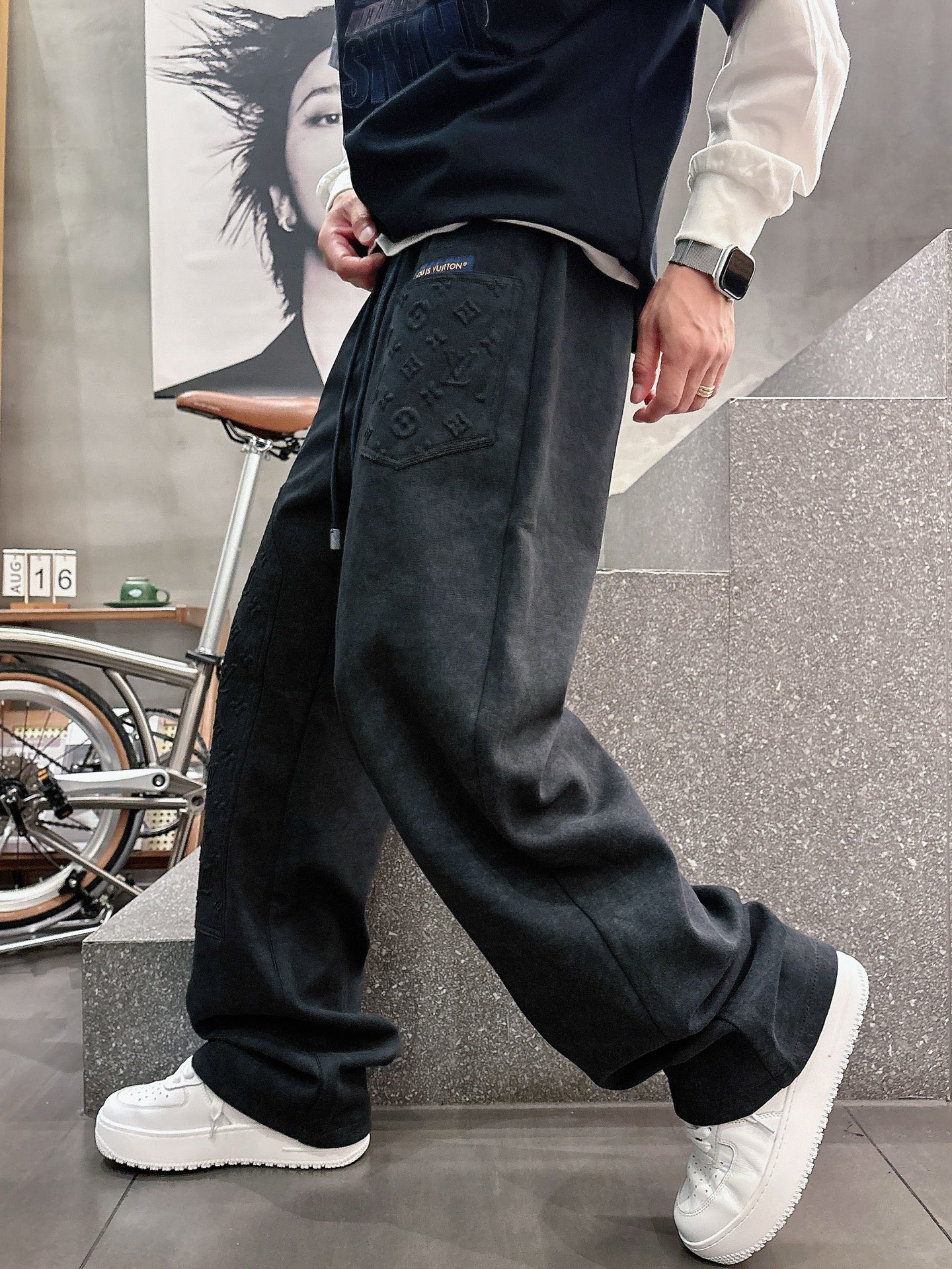 Louis Vuitton Basic Clothing M-l-xl