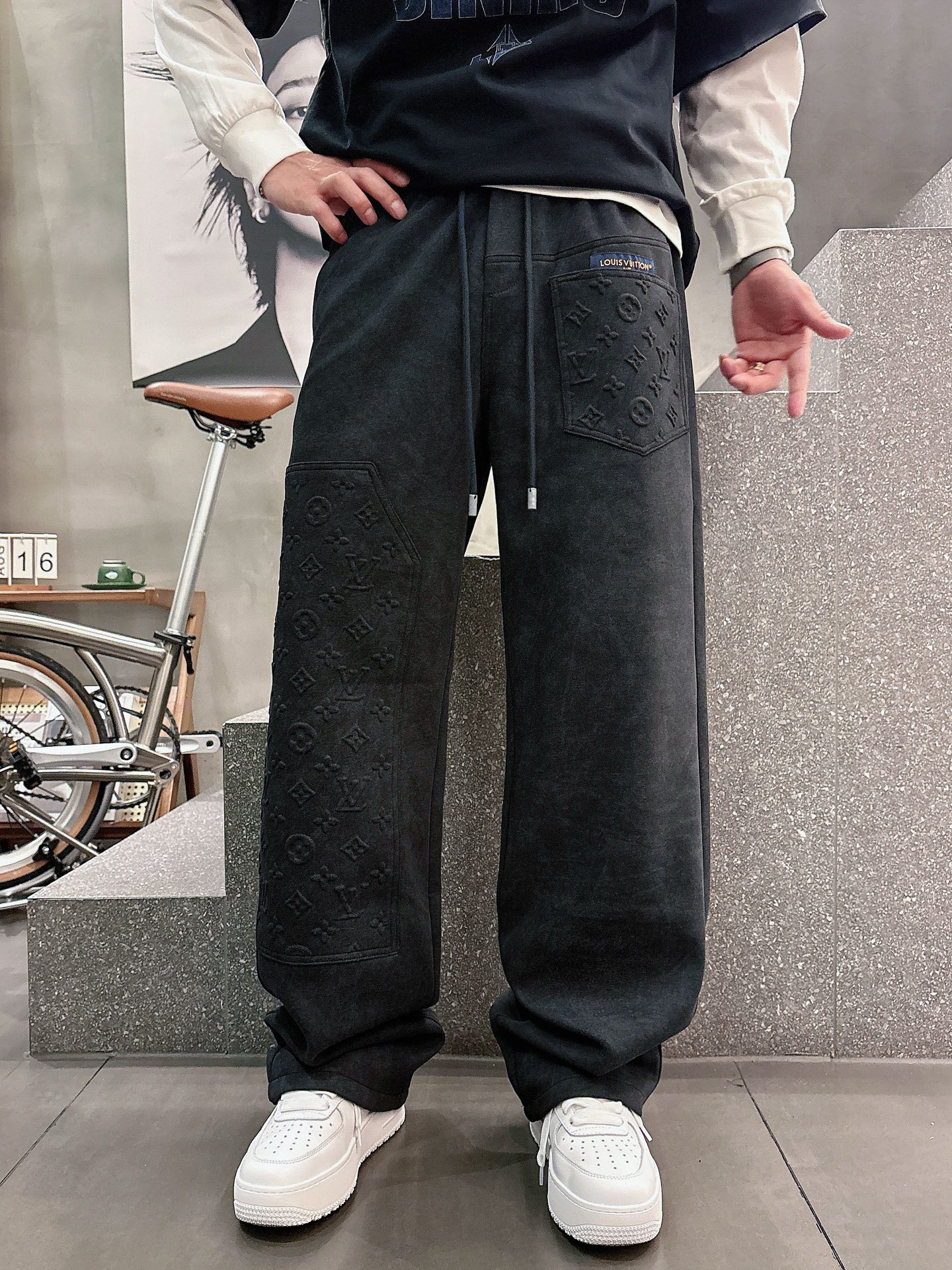 Louis Vuitton Basic Clothing M-l-xl