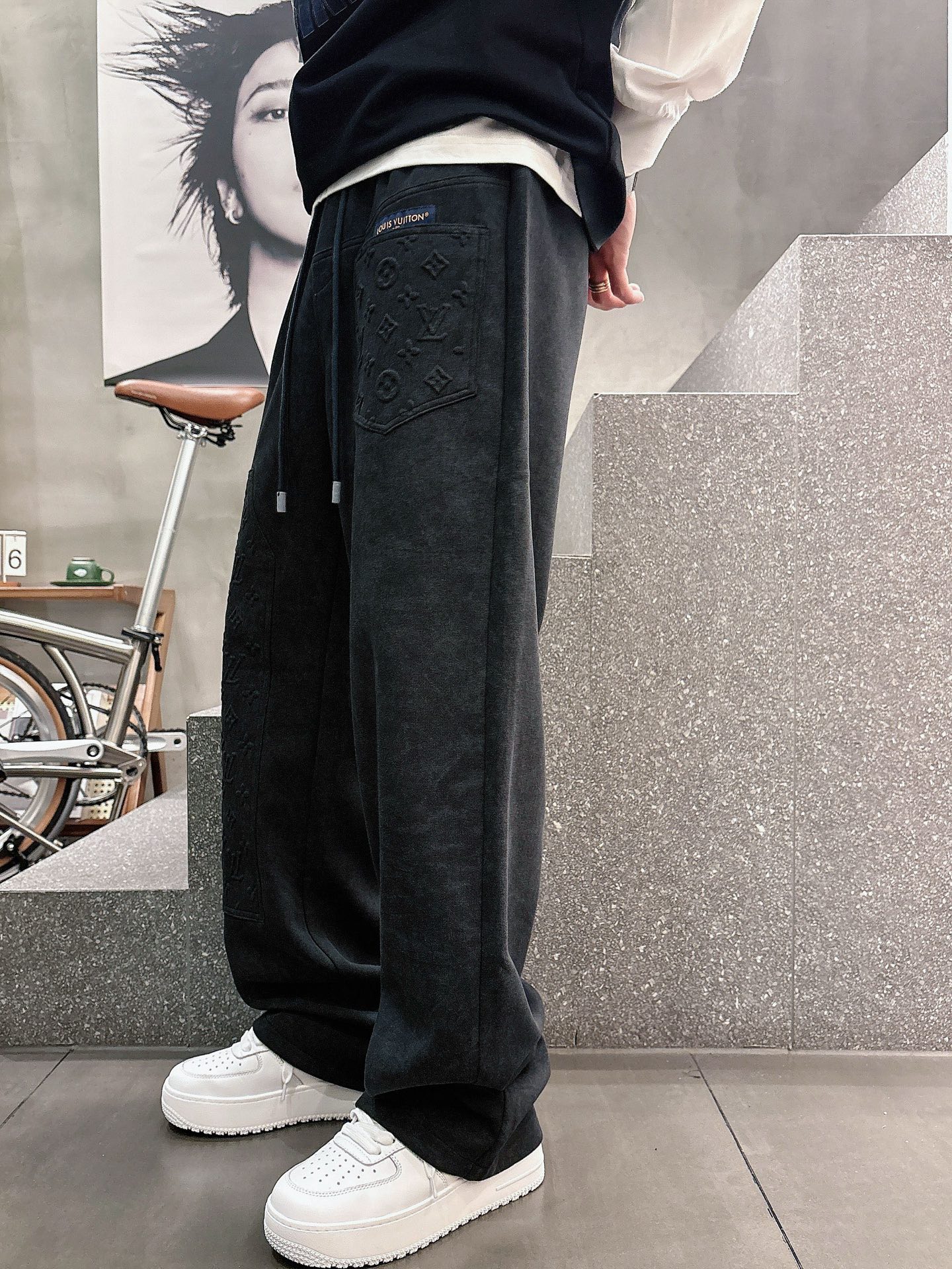 Louis Vuitton Basic Clothing M-l-xl