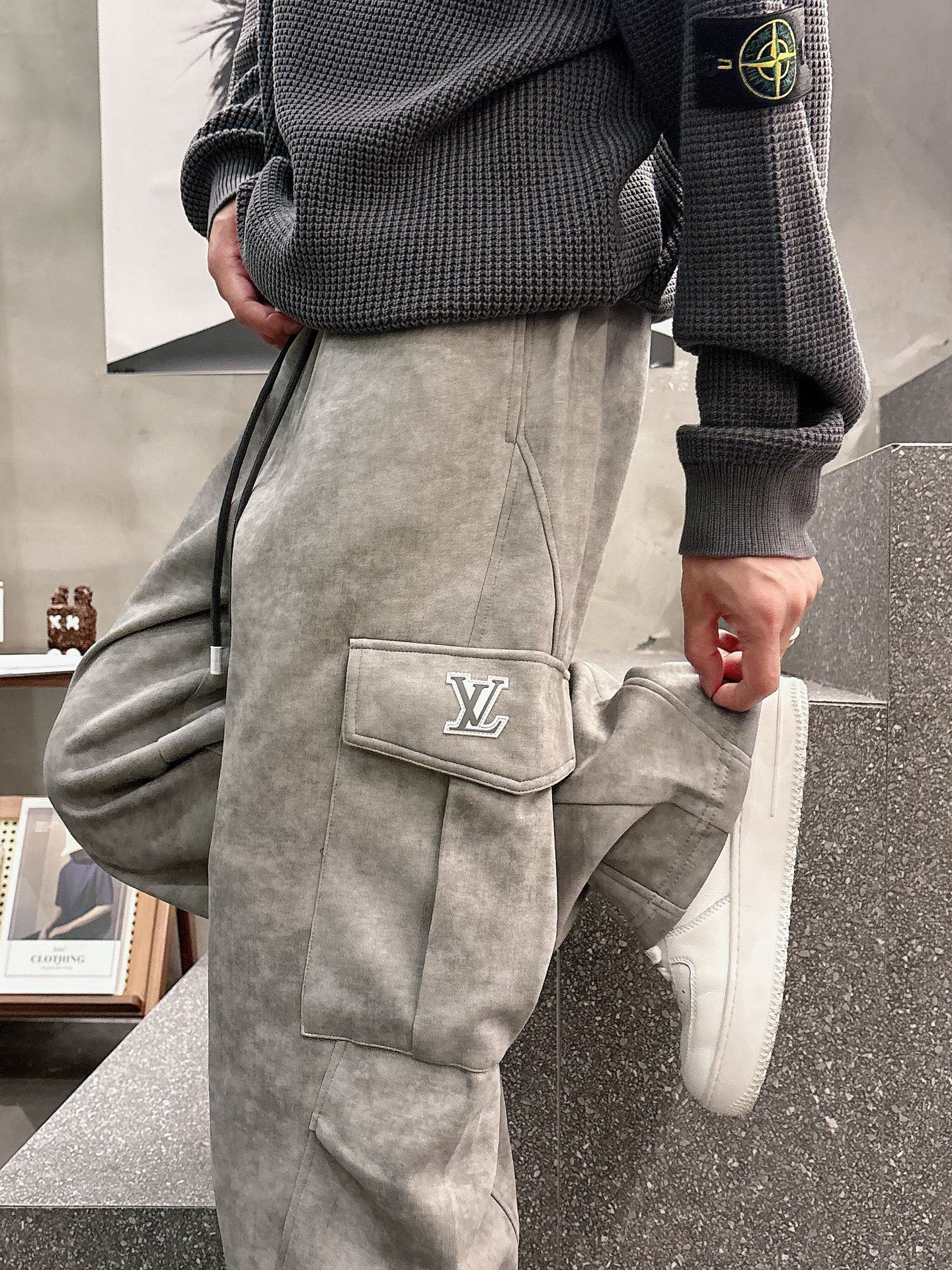 Louis Vuitton Basic Clothing M-l-xl