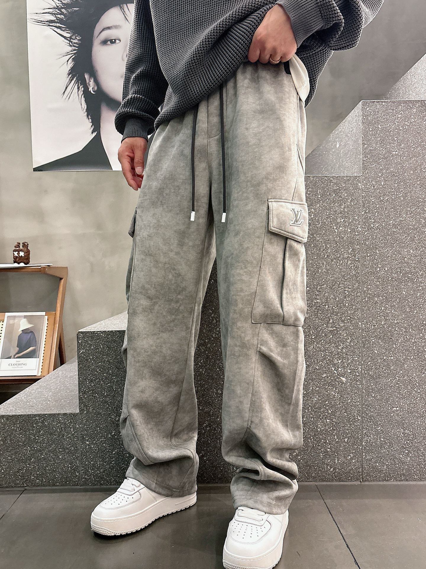 Louis Vuitton Basic Clothing M-l-xl