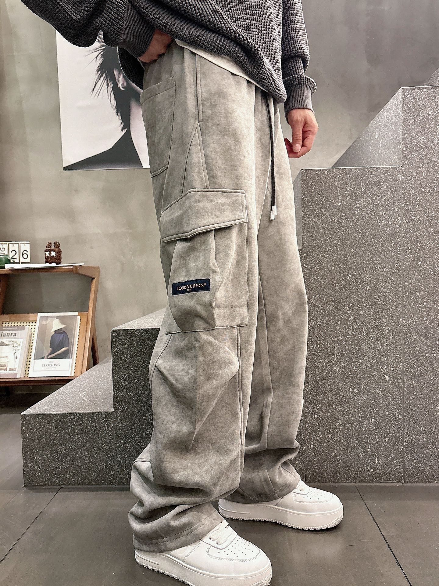 Louis Vuitton Basic Clothing M-l-xl