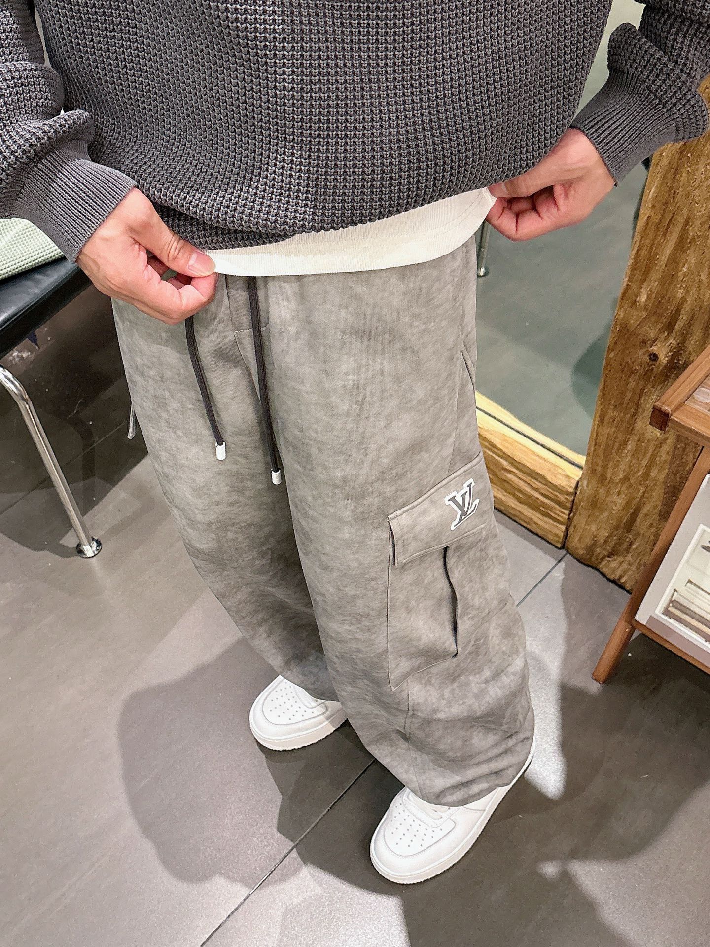Louis Vuitton Basic Clothing M-l-xl