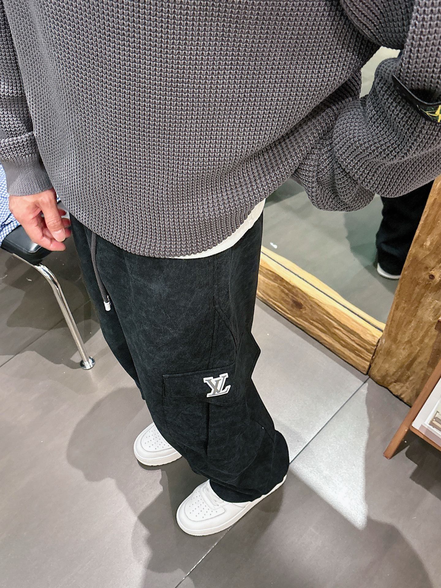Louis Vuitton Basic Clothing M-l-xl
