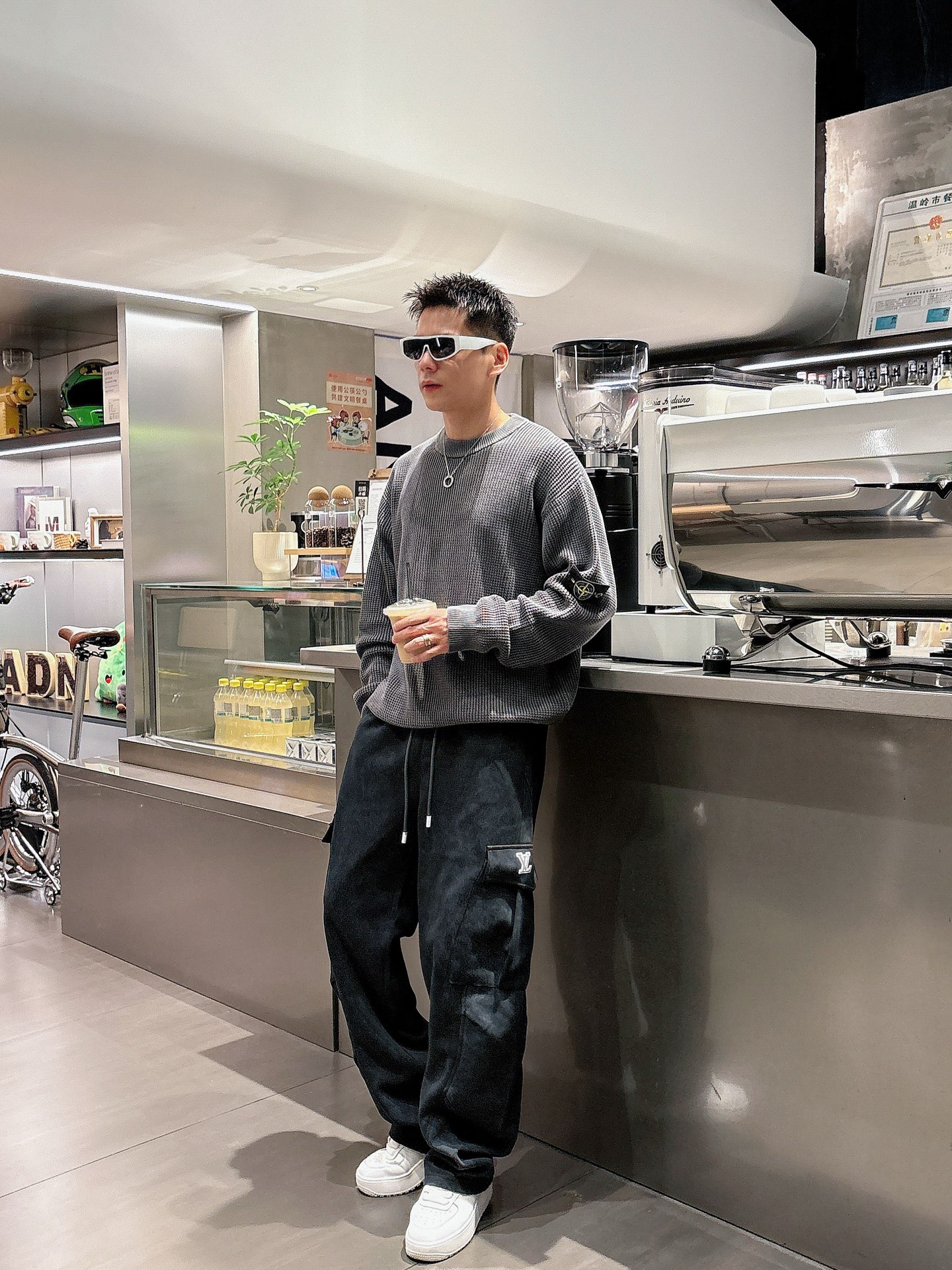 Louis Vuitton Basic Clothing M-l-xl