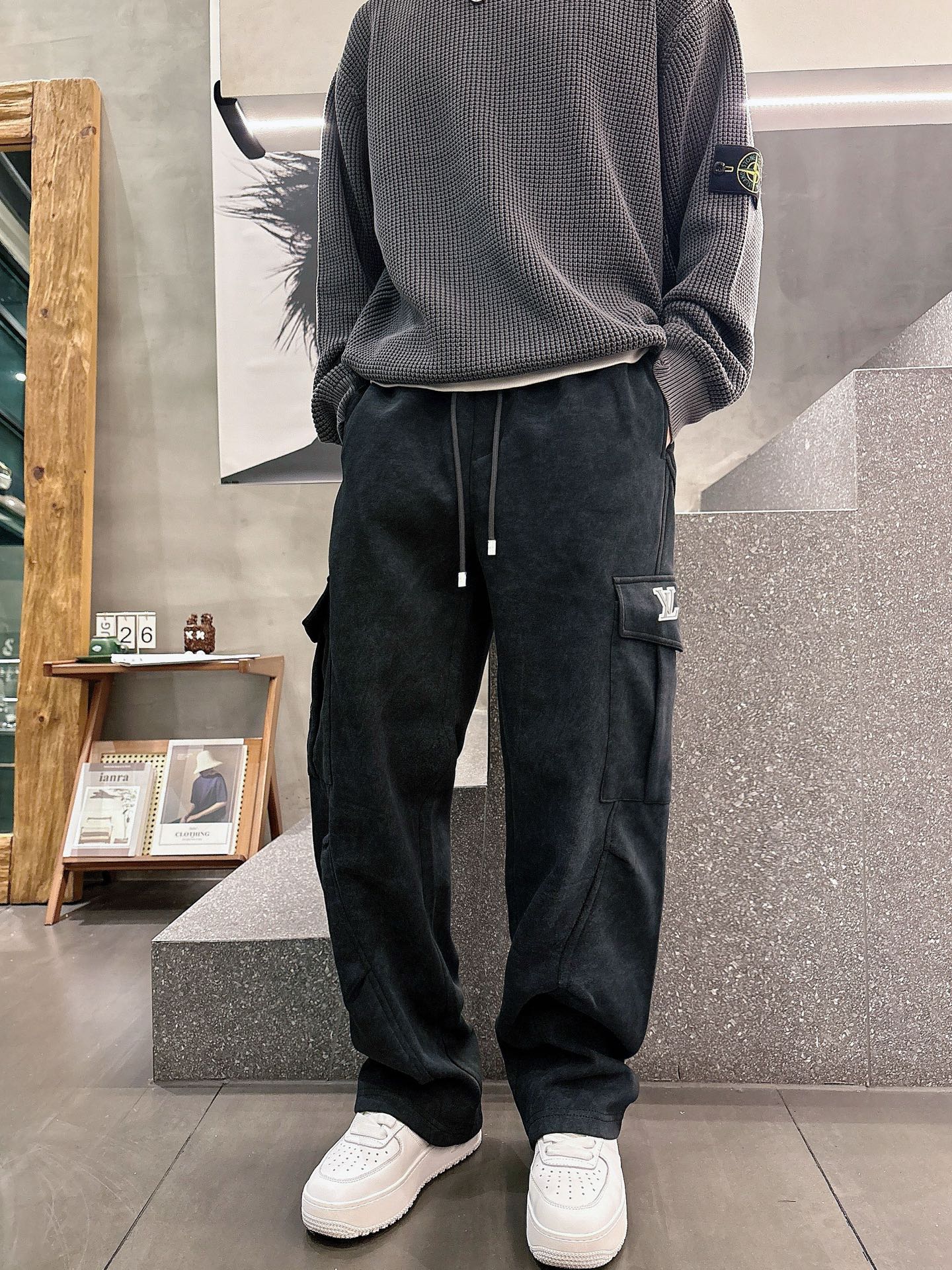 Louis Vuitton Basic Clothing M-l-xl