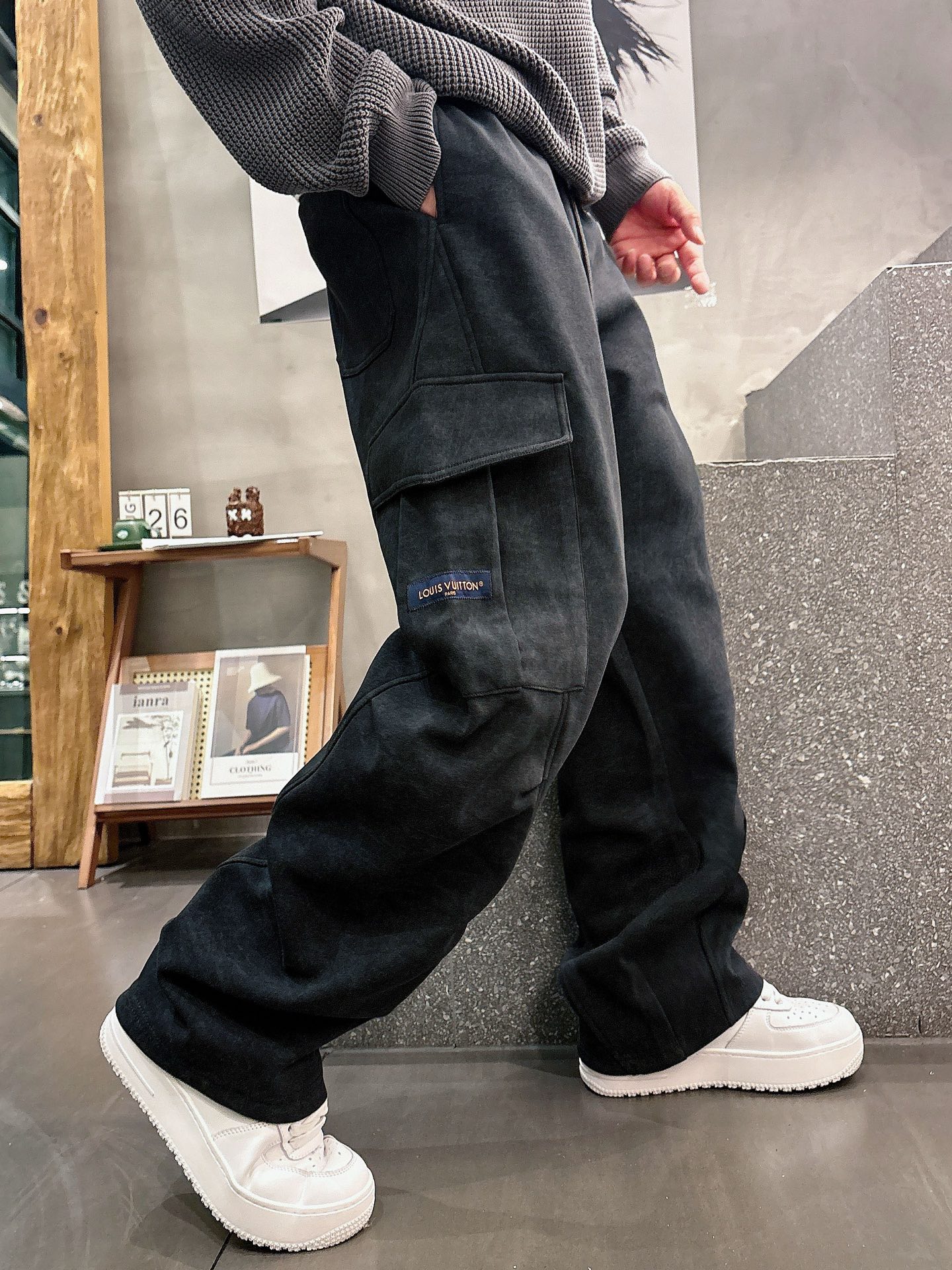 Louis Vuitton Basic Clothing M-l-xl