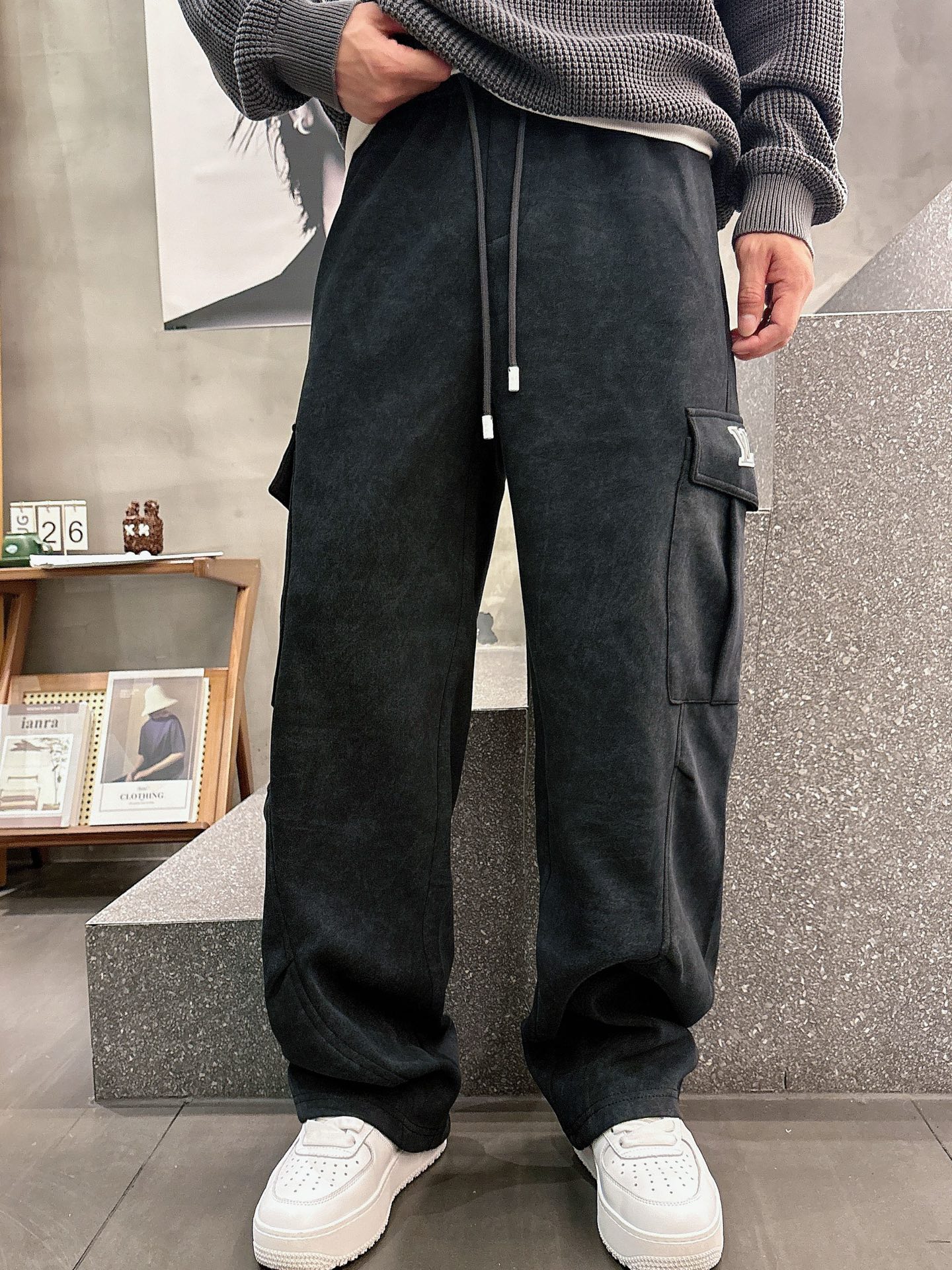 Louis Vuitton Basic Clothing M-l-xl