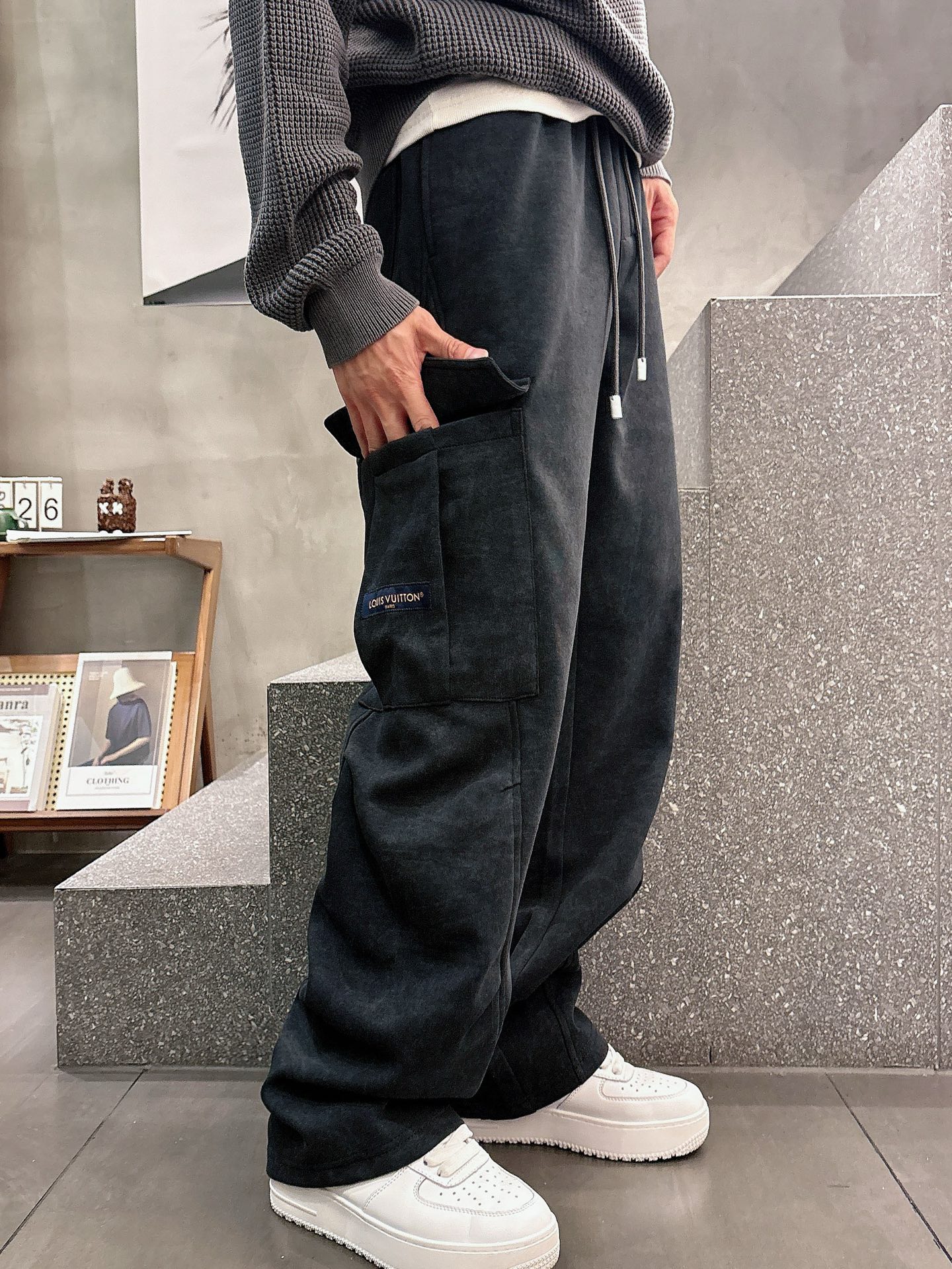 Louis Vuitton Basic Clothing M-l-xl