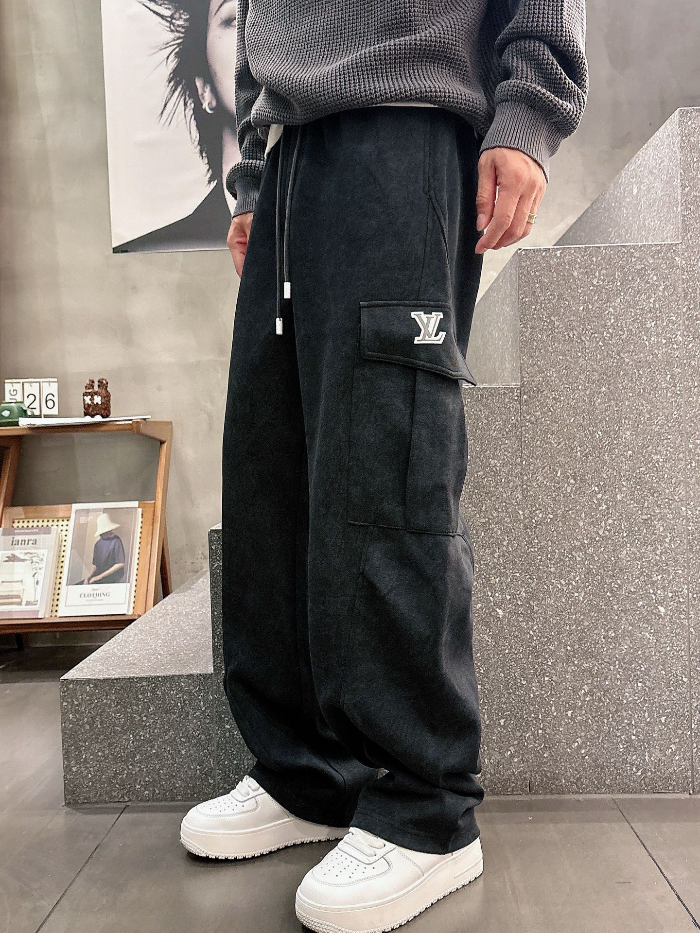 Louis Vuitton Basic Clothing M-l-xl
