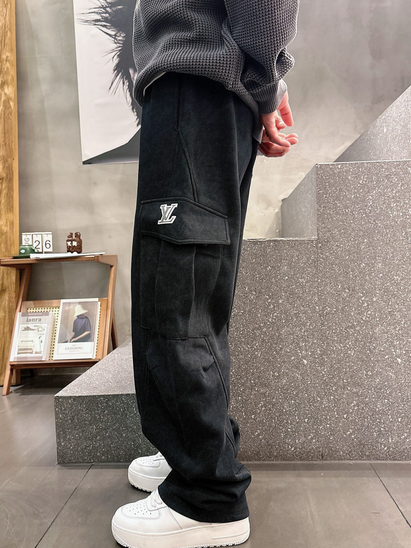 Louis Vuitton Basic Clothing M-l-xl