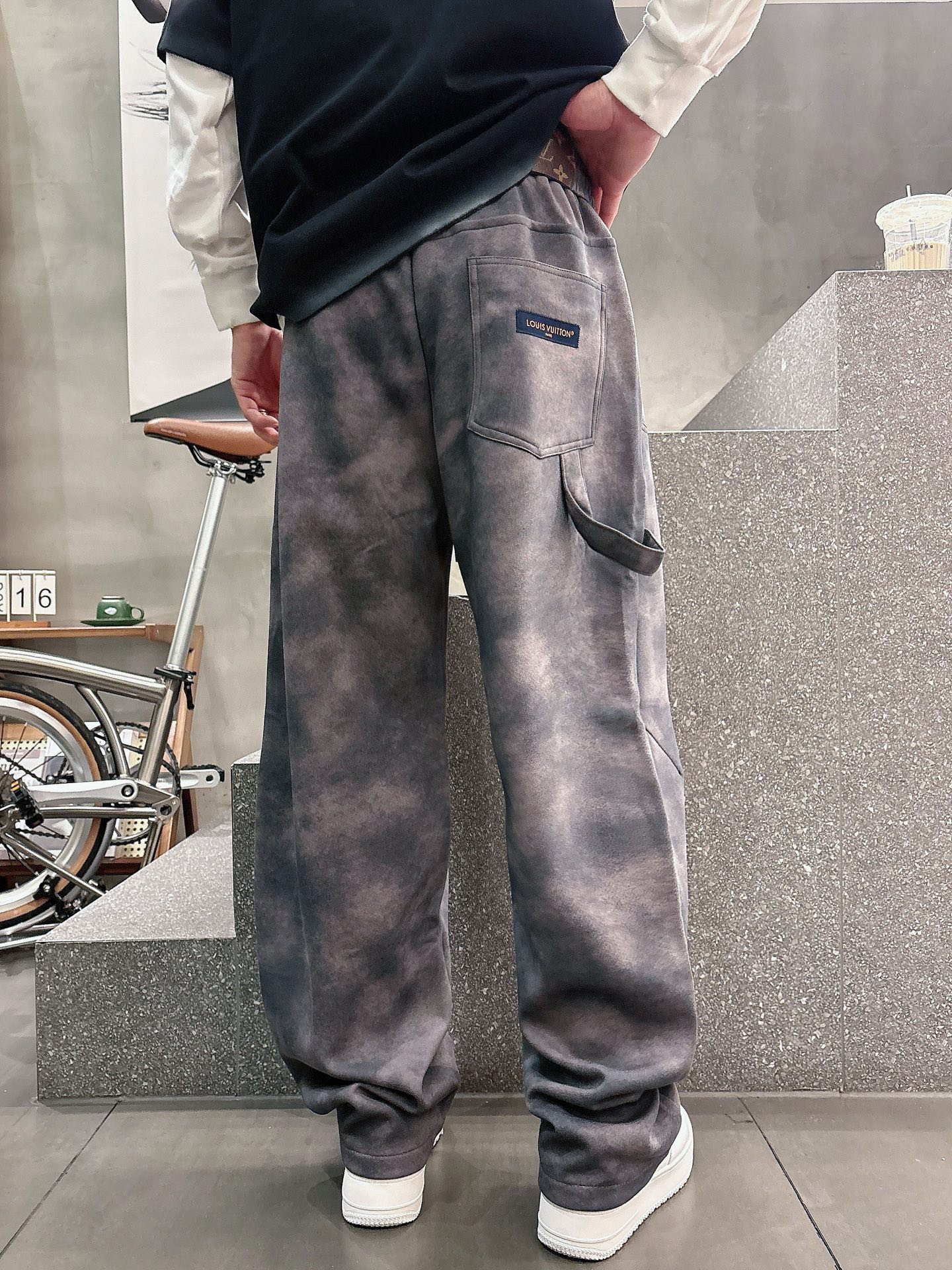 Louis Vuitton Basic Clothing M-l-xl