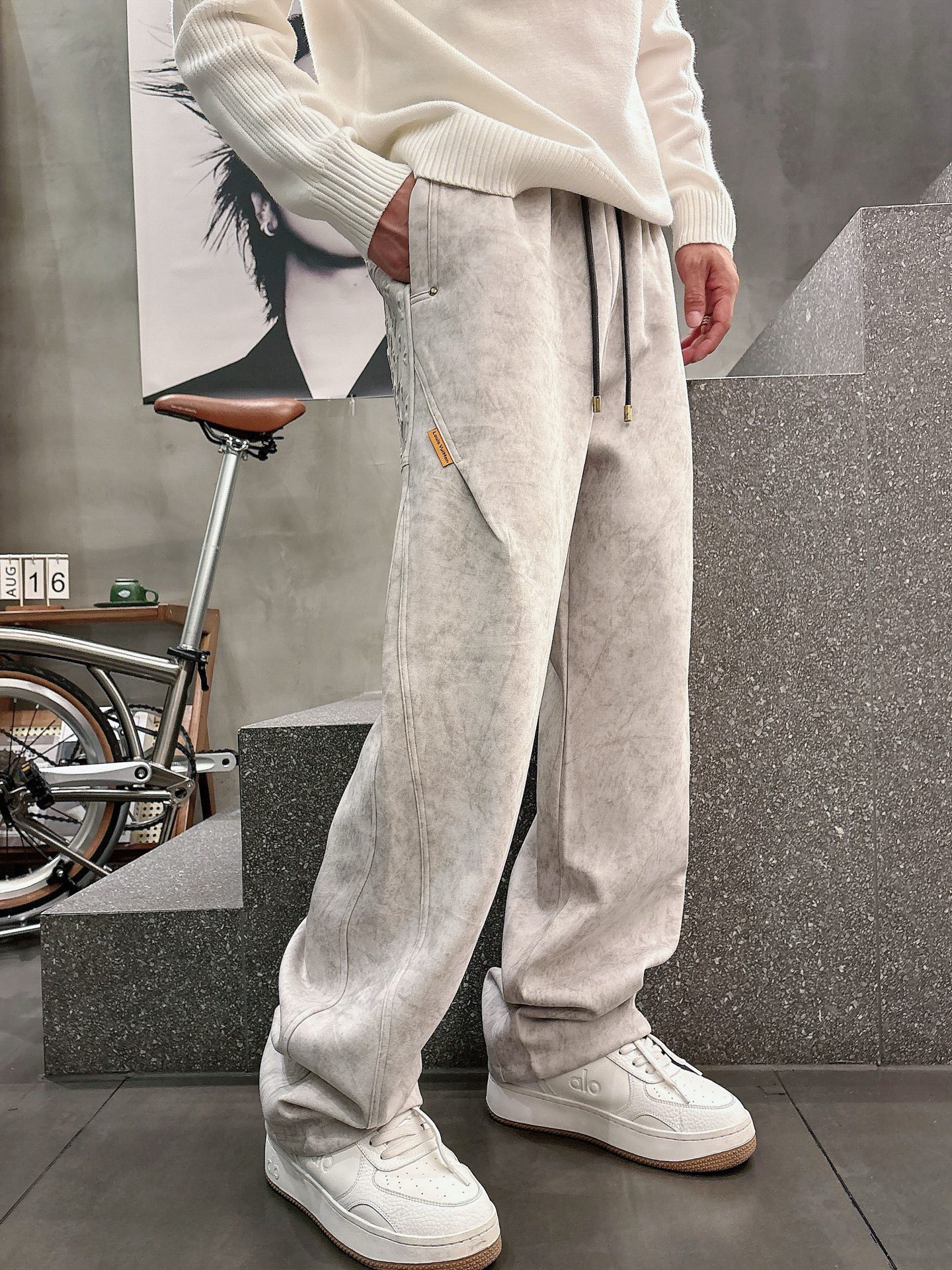 Louis Vuitton Basic Clothing M-l-xl