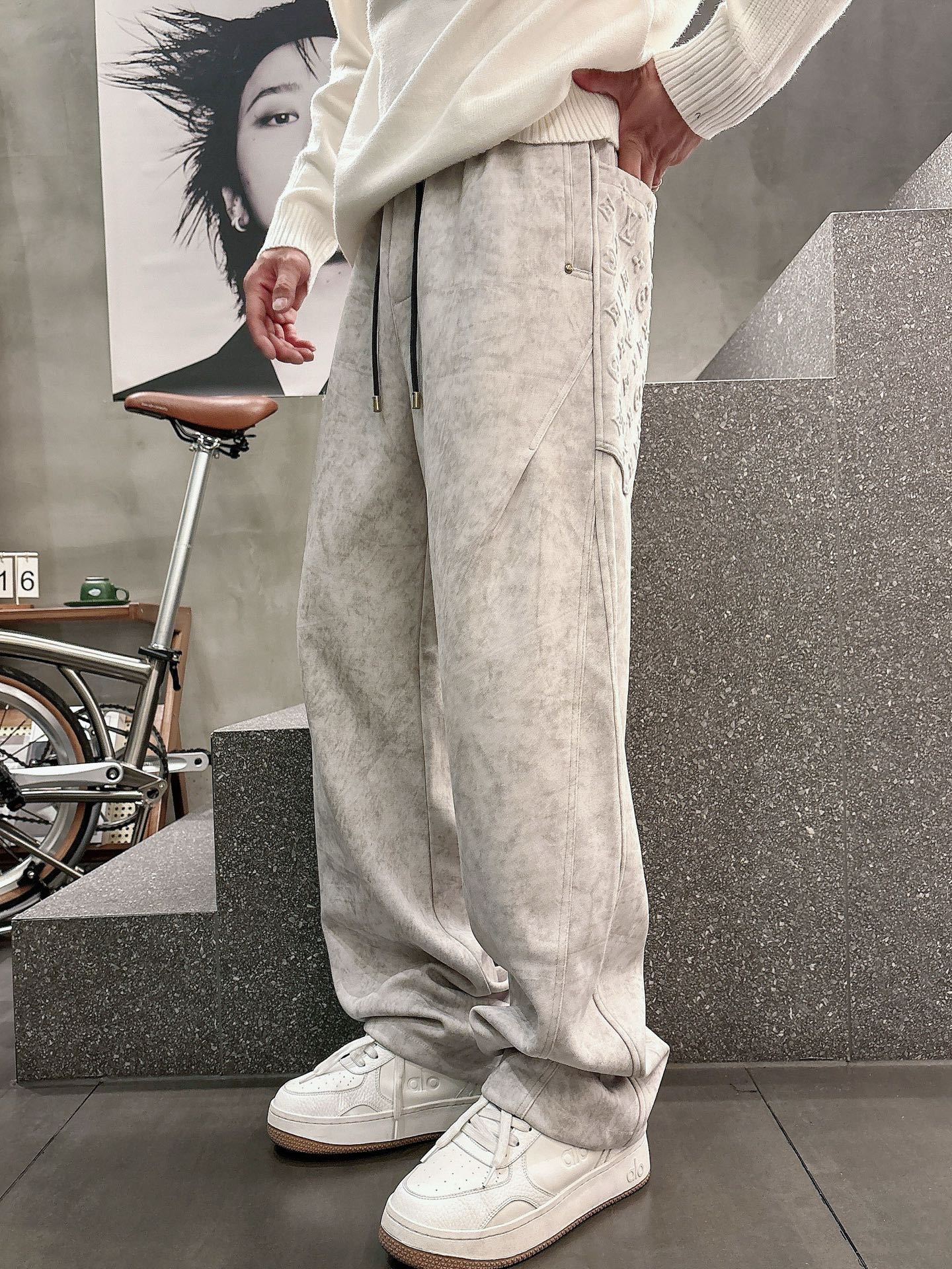 Louis Vuitton Basic Clothing M-l-xl