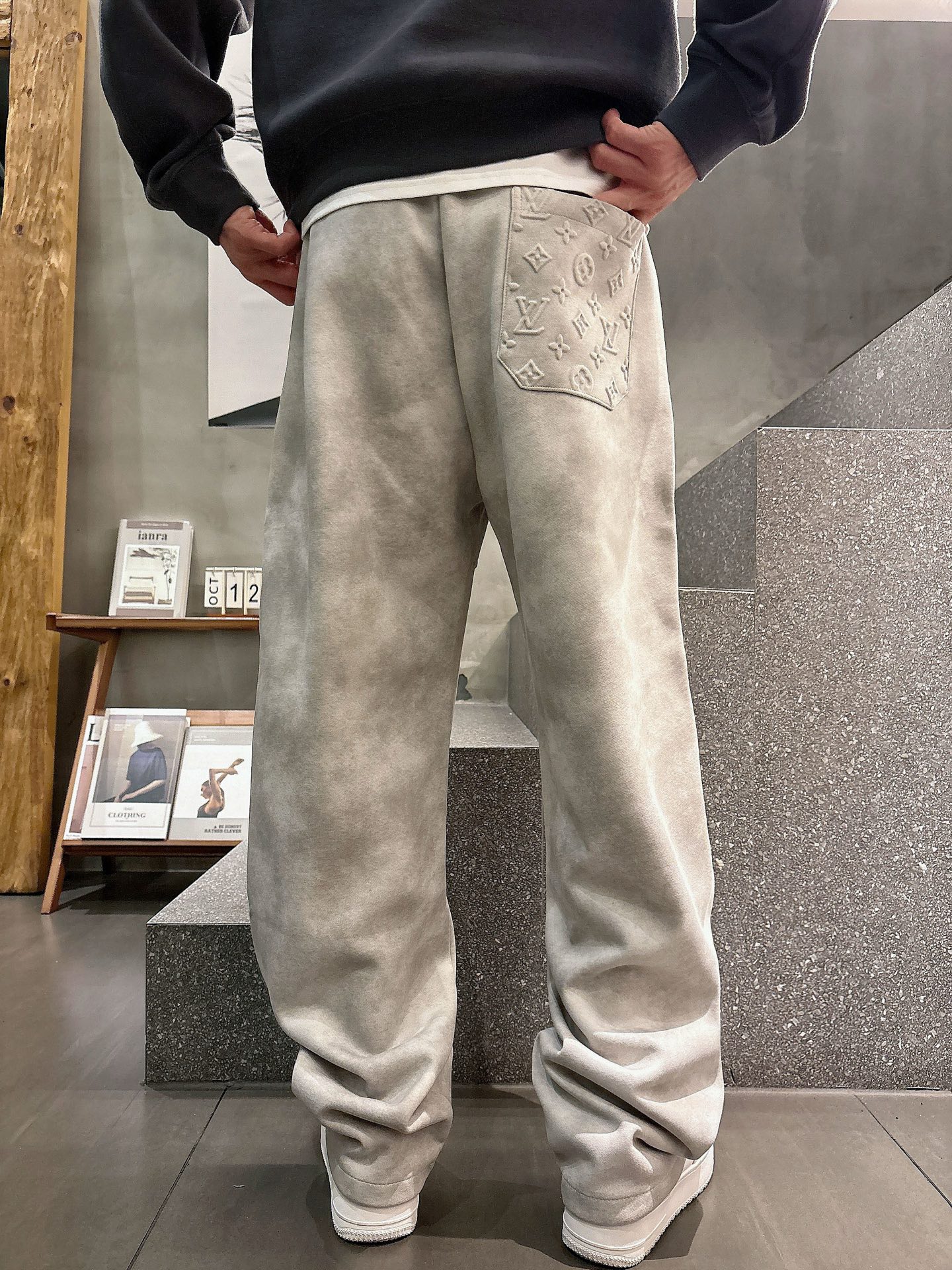 Louis Vuitton Basic Clothing M-l-xl