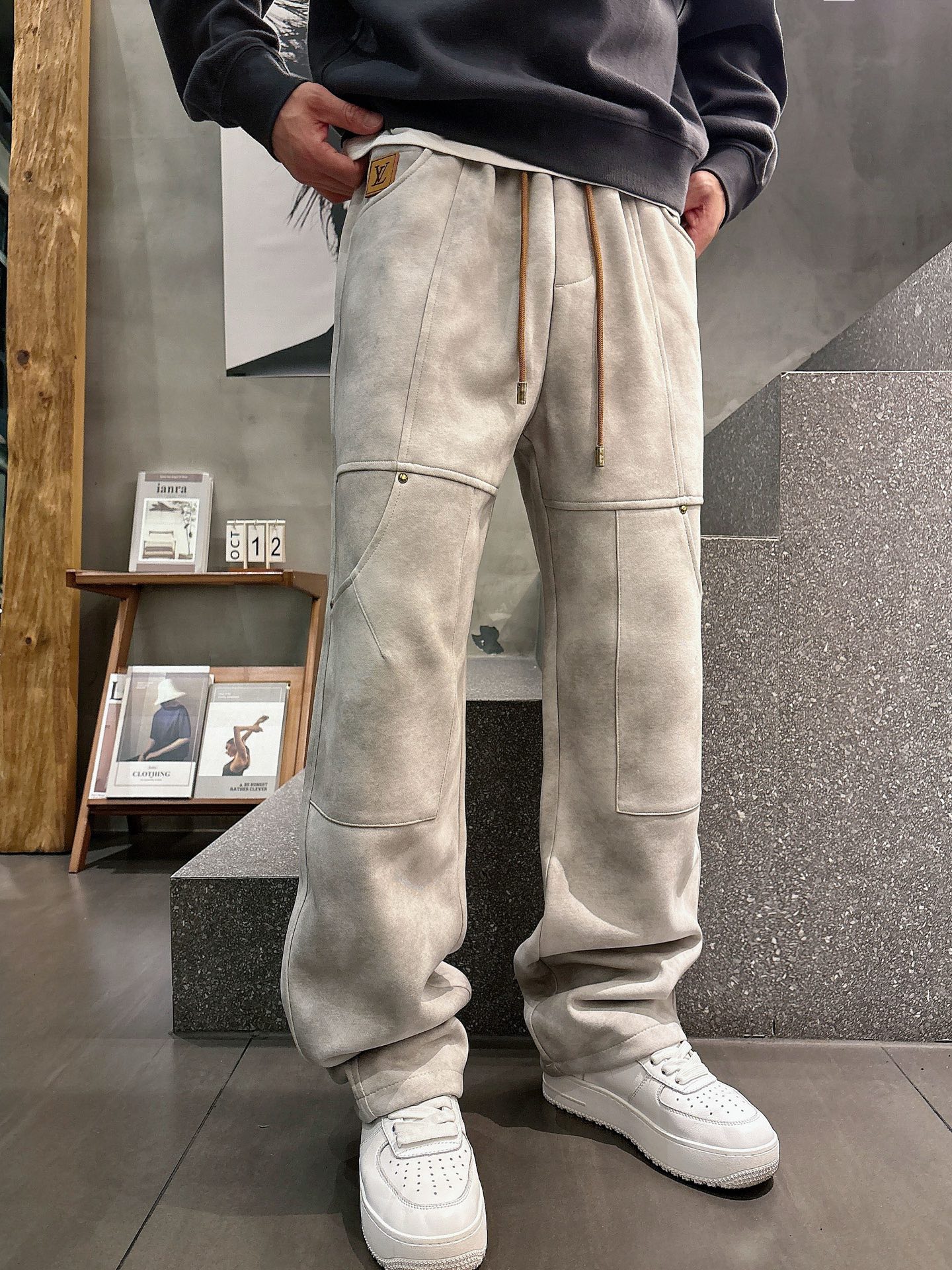 Louis Vuitton Basic Clothing M-l-xl