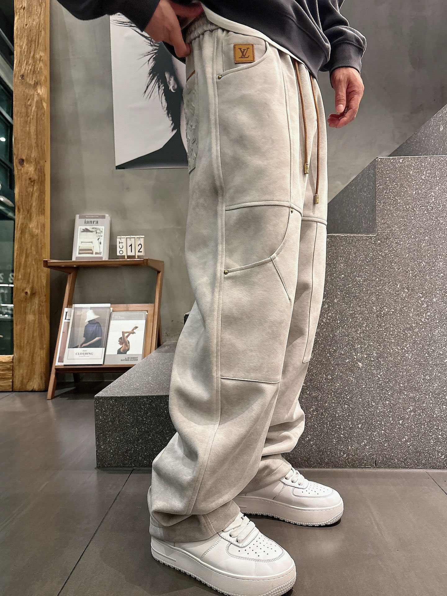Louis Vuitton Basic Clothing M-l-xl