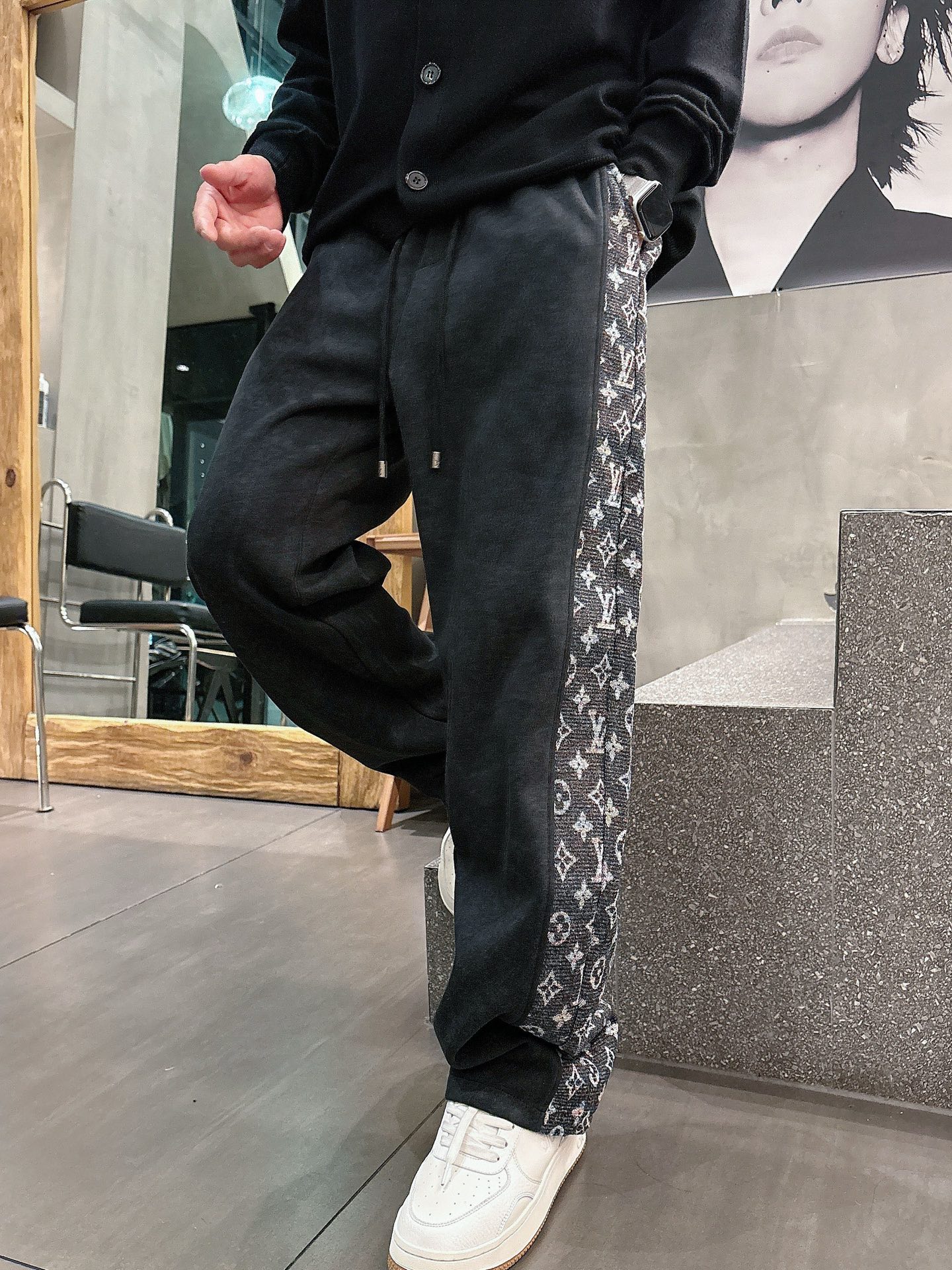 Louis Vuitton Basic Clothing M-l-xl