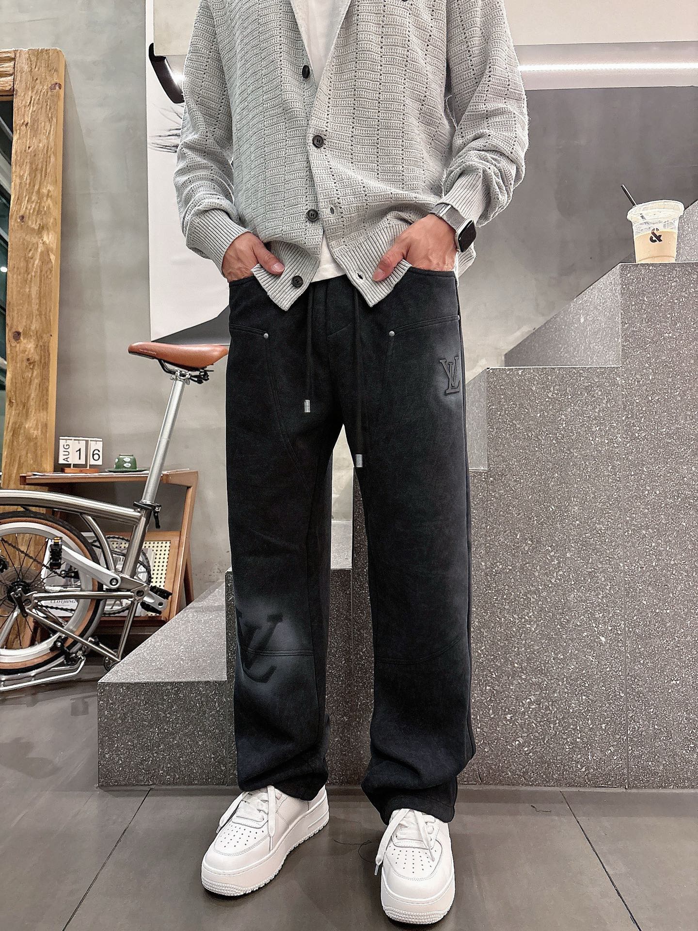 Louis Vuitton Basic Clothing M-l-xl