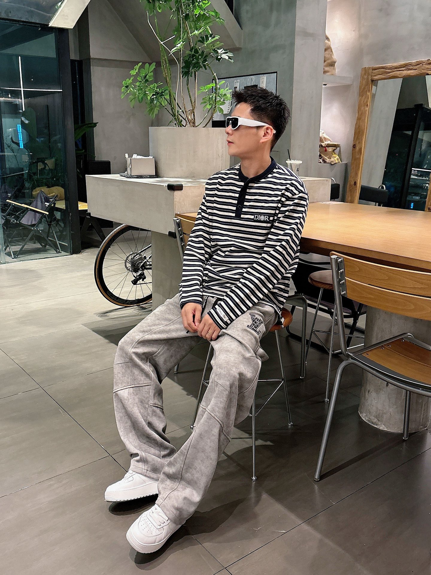 Louis Vuitton Basic Clothing M-l-xl