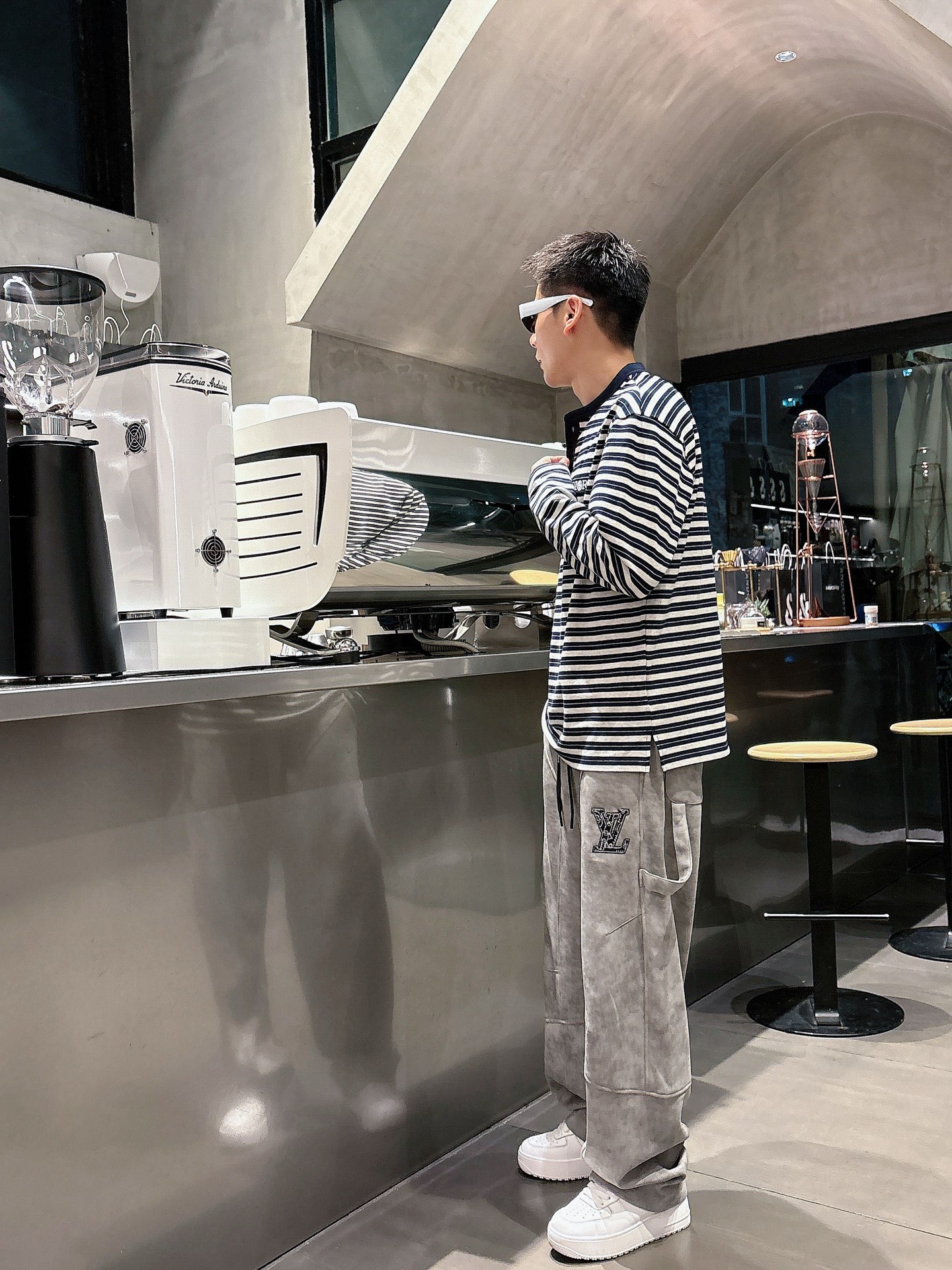 Louis Vuitton Basic Clothing M-l-xl