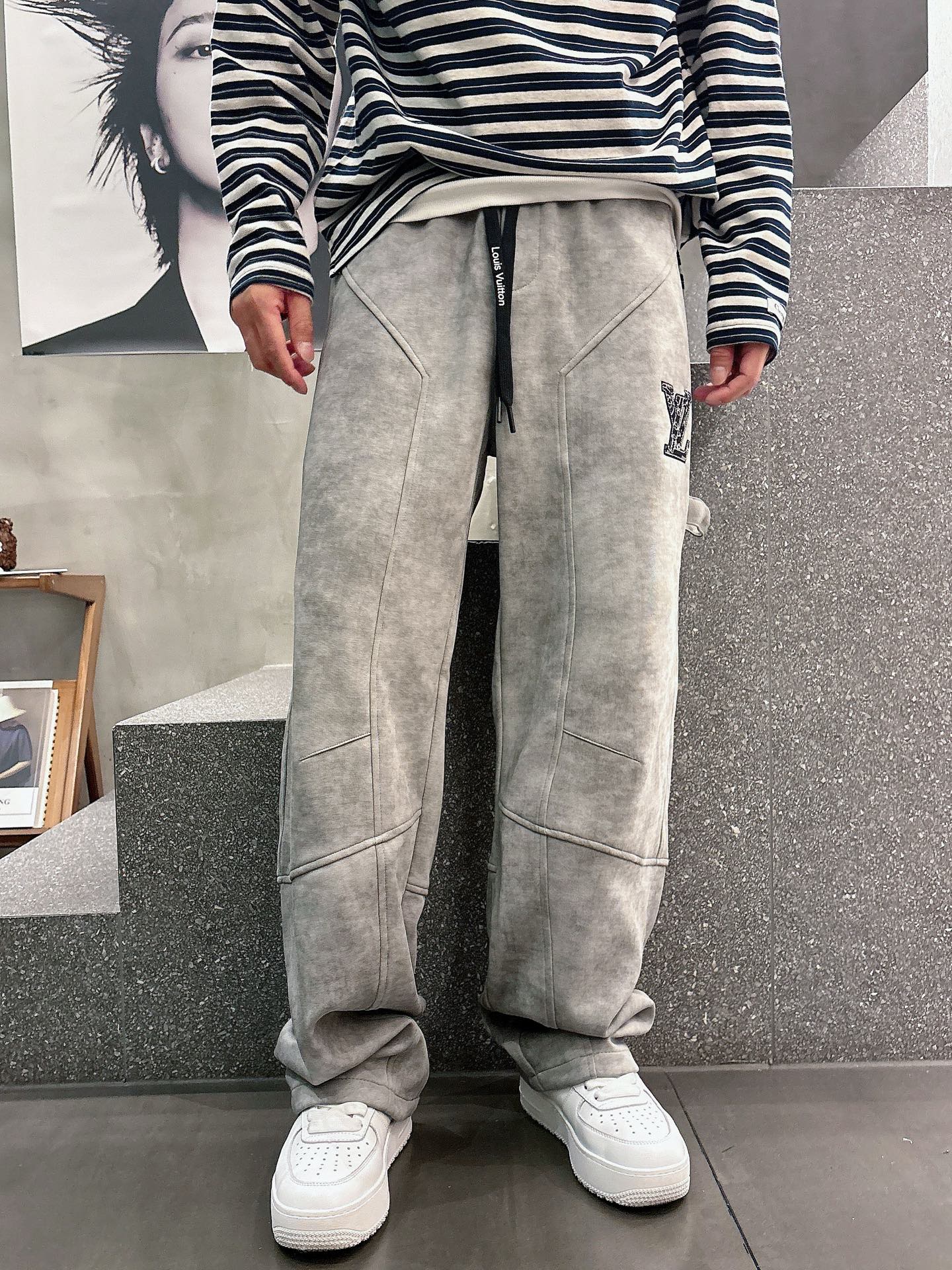 Louis Vuitton Basic Clothing M-l-xl