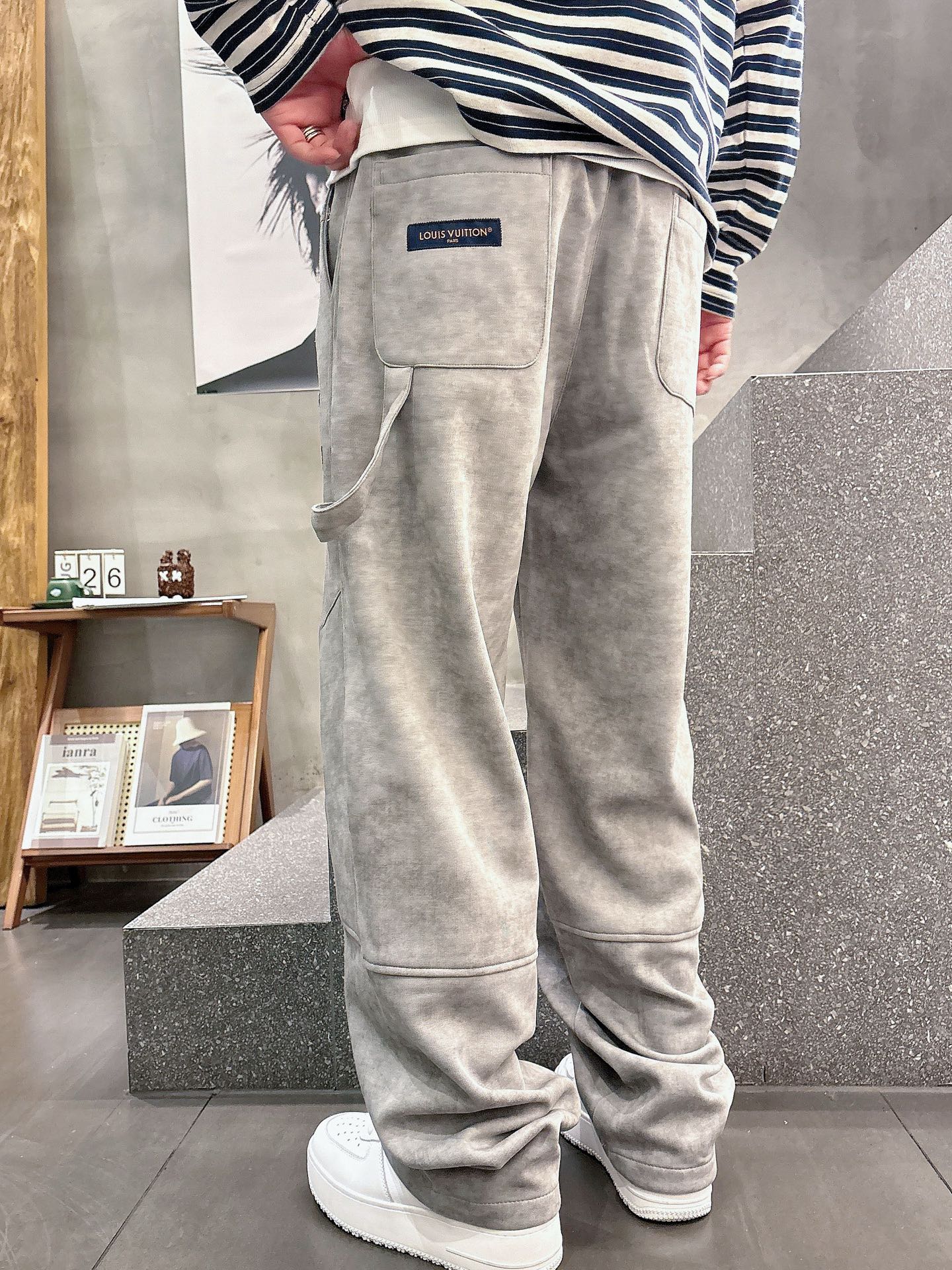 Louis Vuitton Basic Clothing M-l-xl