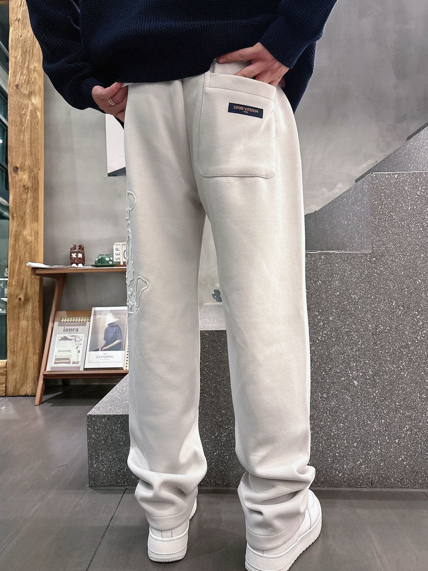 Louis Vuitton Basic Clothing M-l-xl