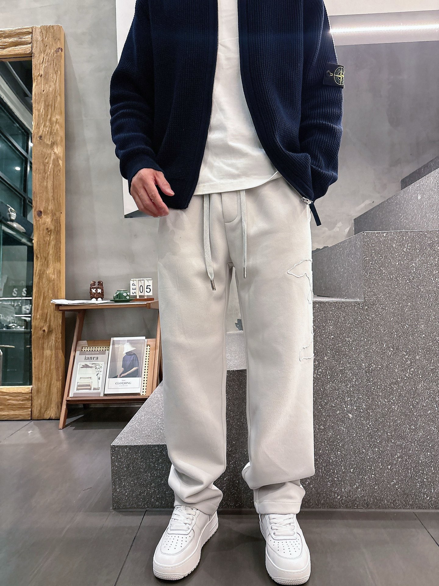 Louis Vuitton Basic Clothing M-l-xl