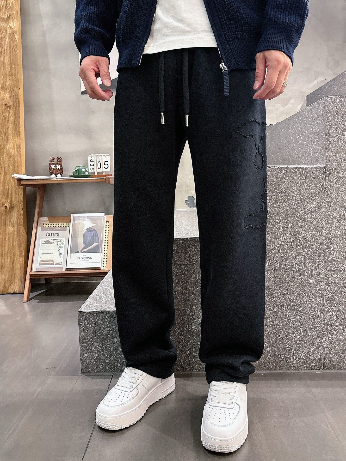 Louis Vuitton Basic Clothing M-l-xl